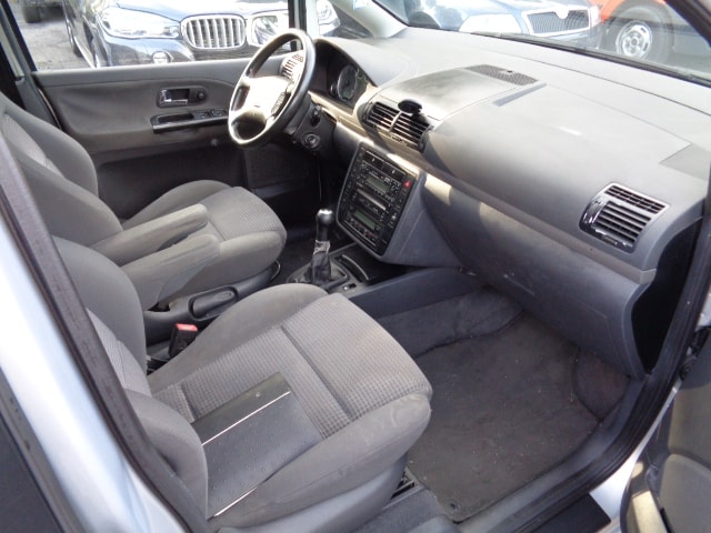 VW Sharan 1.9 TDI Comfortline 4Motion-image-7