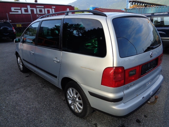 VW Sharan 1.9 TDI Comfortline 4Motion-image-4