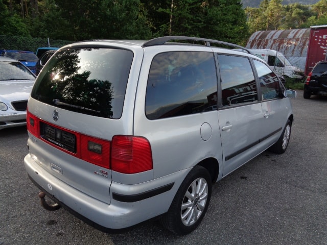 VW Sharan 1.9 TDI Comfortline 4Motion-image-3
