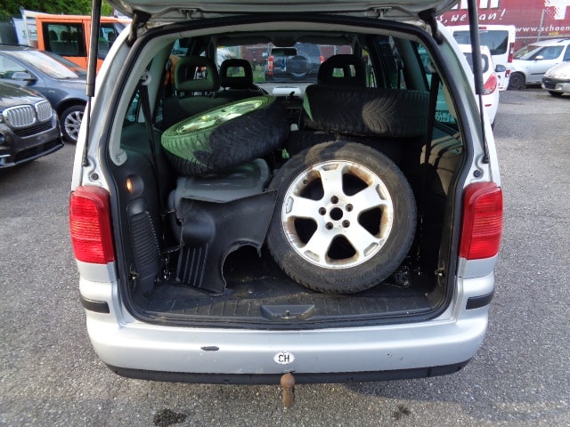 VW Sharan 1.9 TDI Comfortline 4Motion-image-5