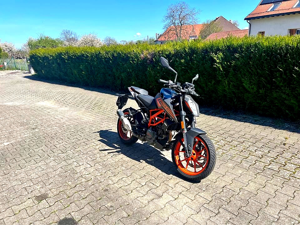 KTM 125 Duke-image-2