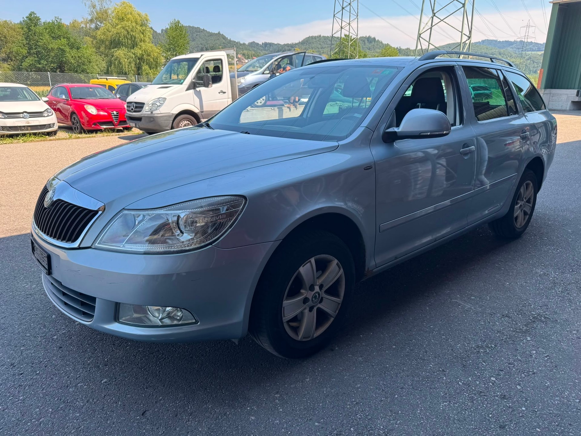 SKODA Octavia Combi 1.6 TDI Stöckli 4x4-image-2