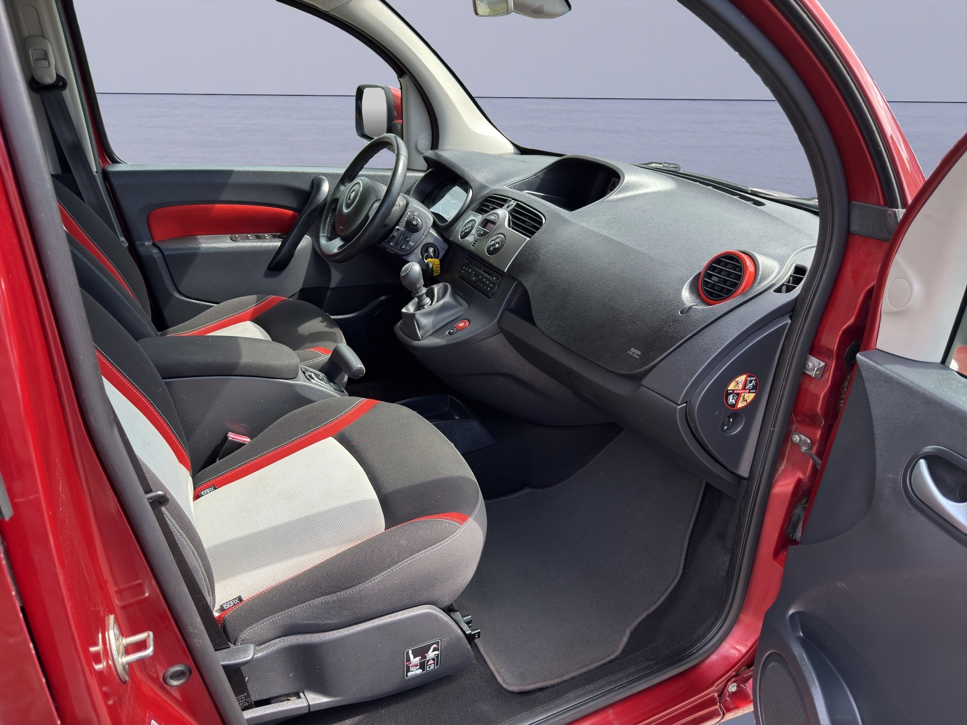 RENAULT Kangoo 1.5 dCi Happy Family-image-7