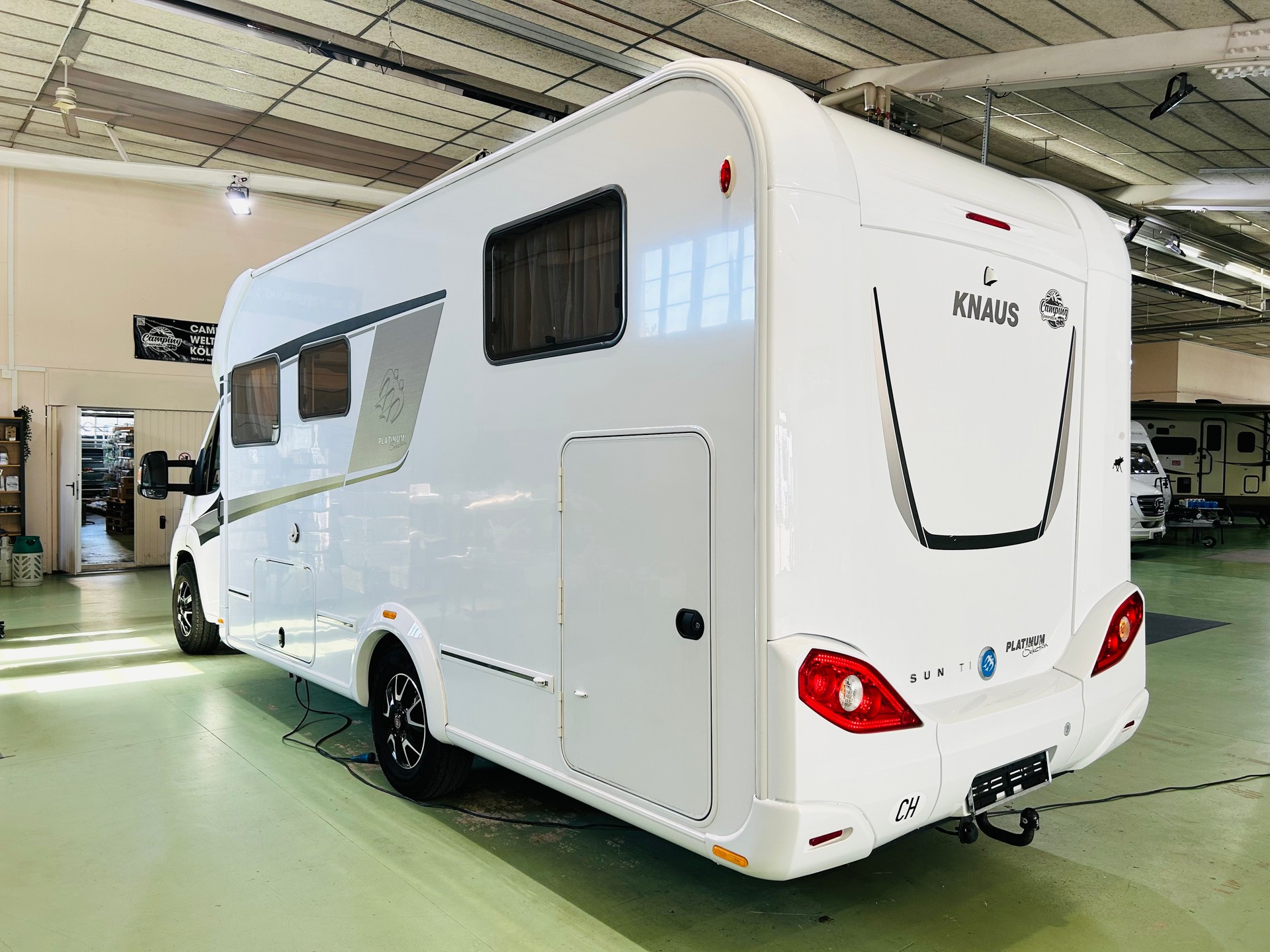 KNAUS Sun TI 700 MEG Platinum-showroom-element-2