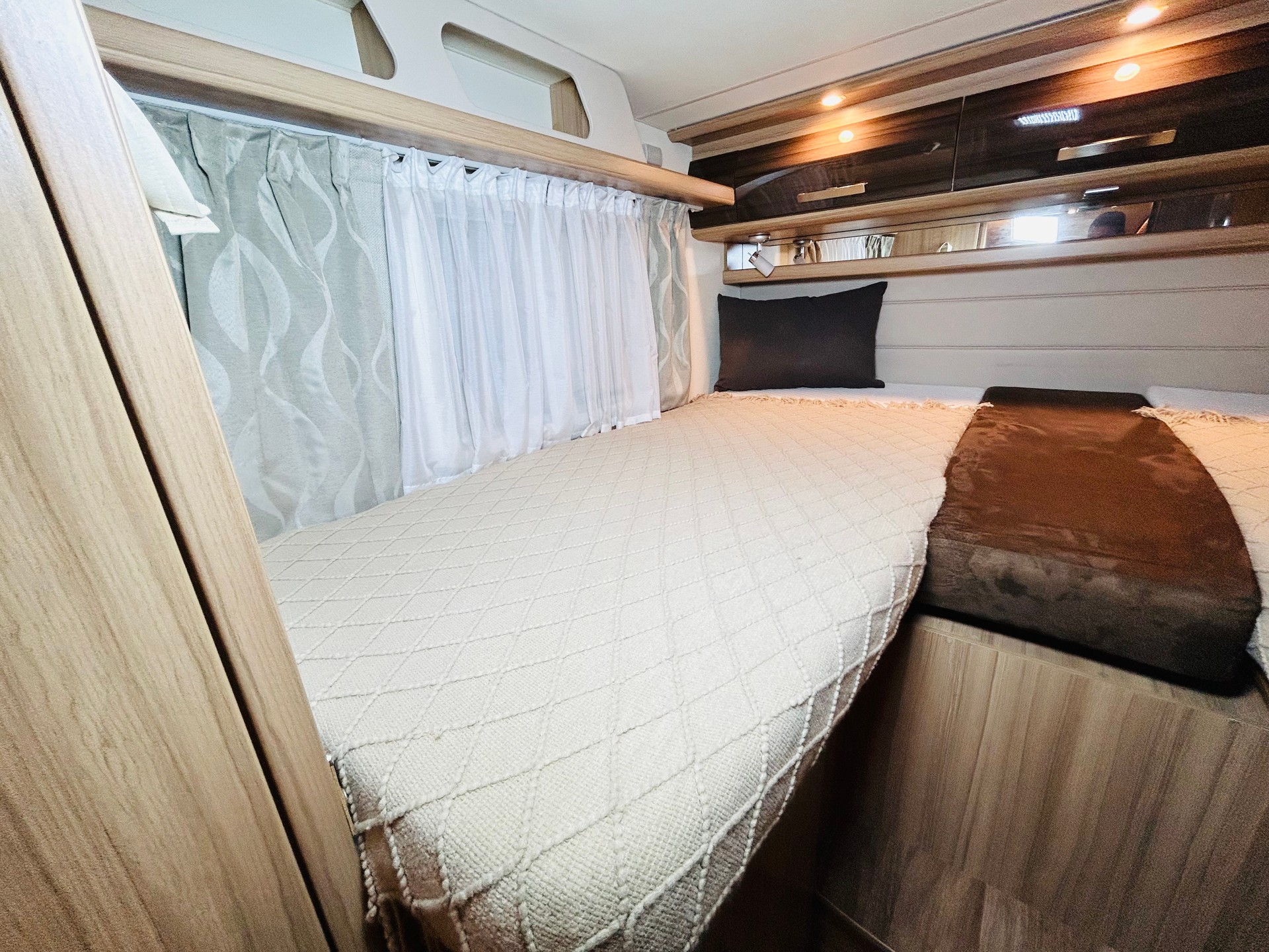 KNAUS Sun TI 700 MEG Platinum-image-18