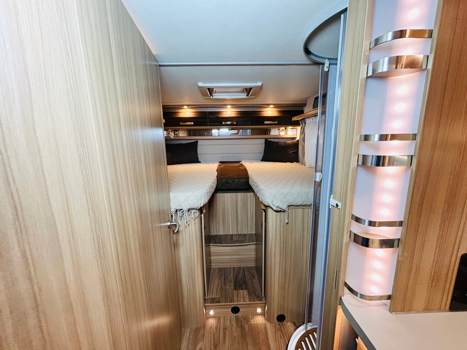KNAUS Sun TI 700 MEG Platinum-image-15