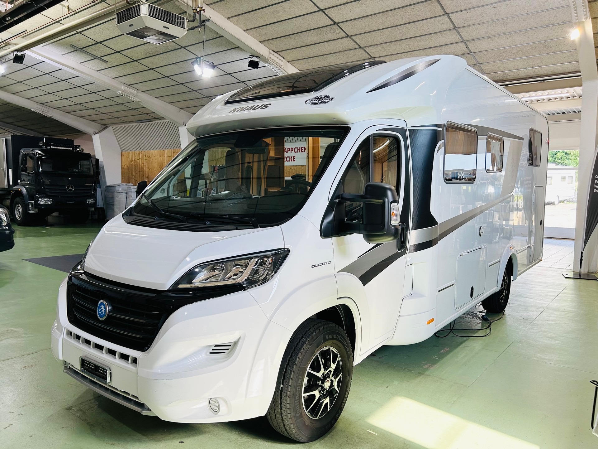 KNAUS Sun TI 700 MEG Platinum-showroom-element-1