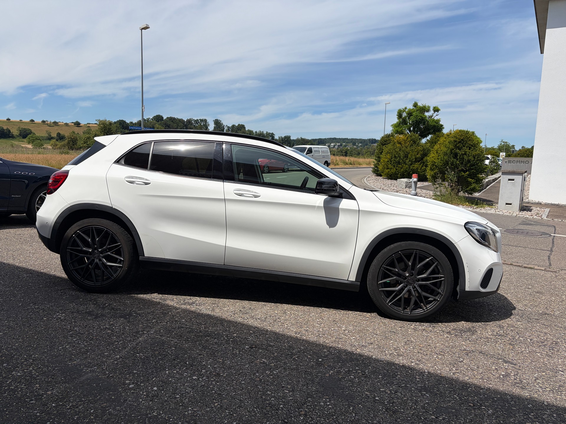 MERCEDES-BENZ GLA 250 Urban Swiss Star 4Matic 7G-DCT-image-6