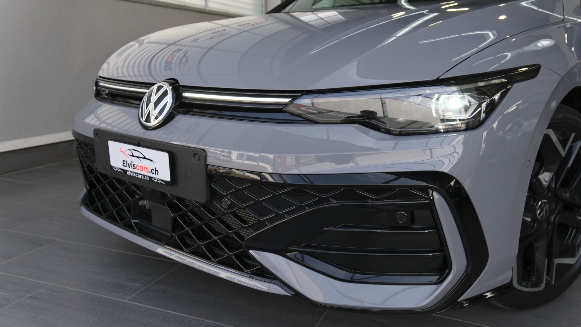 VW Golf 1.5 e TSI mHEV R-Line DSG * Black Style *-image-28