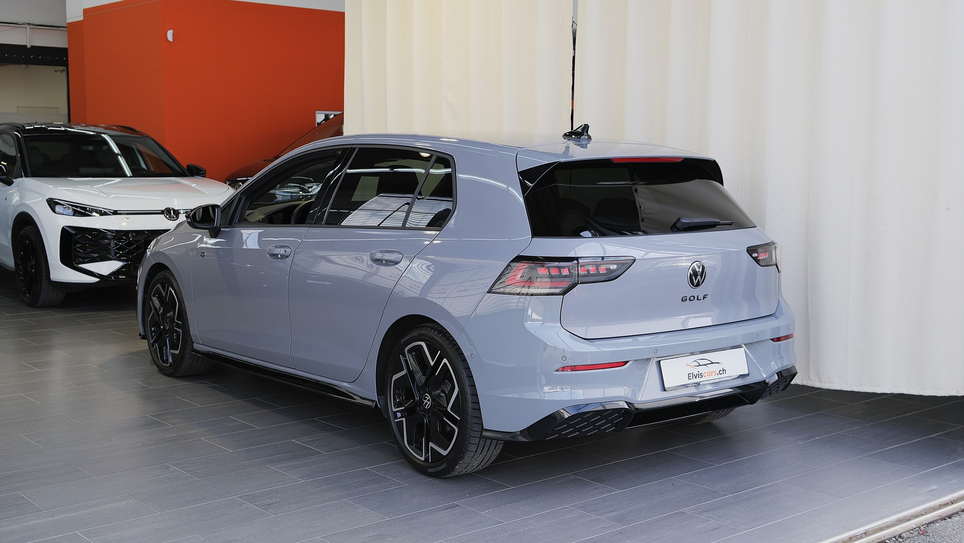 VW Golf 1.5 e TSI mHEV R-Line DSG * Black Style *-image-10