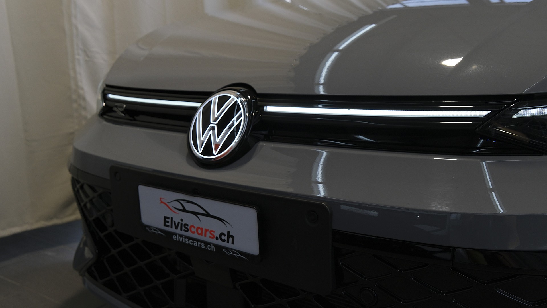 VW Golf 1.5 e TSI mHEV R-Line DSG * Black Style *-showroom-element-2