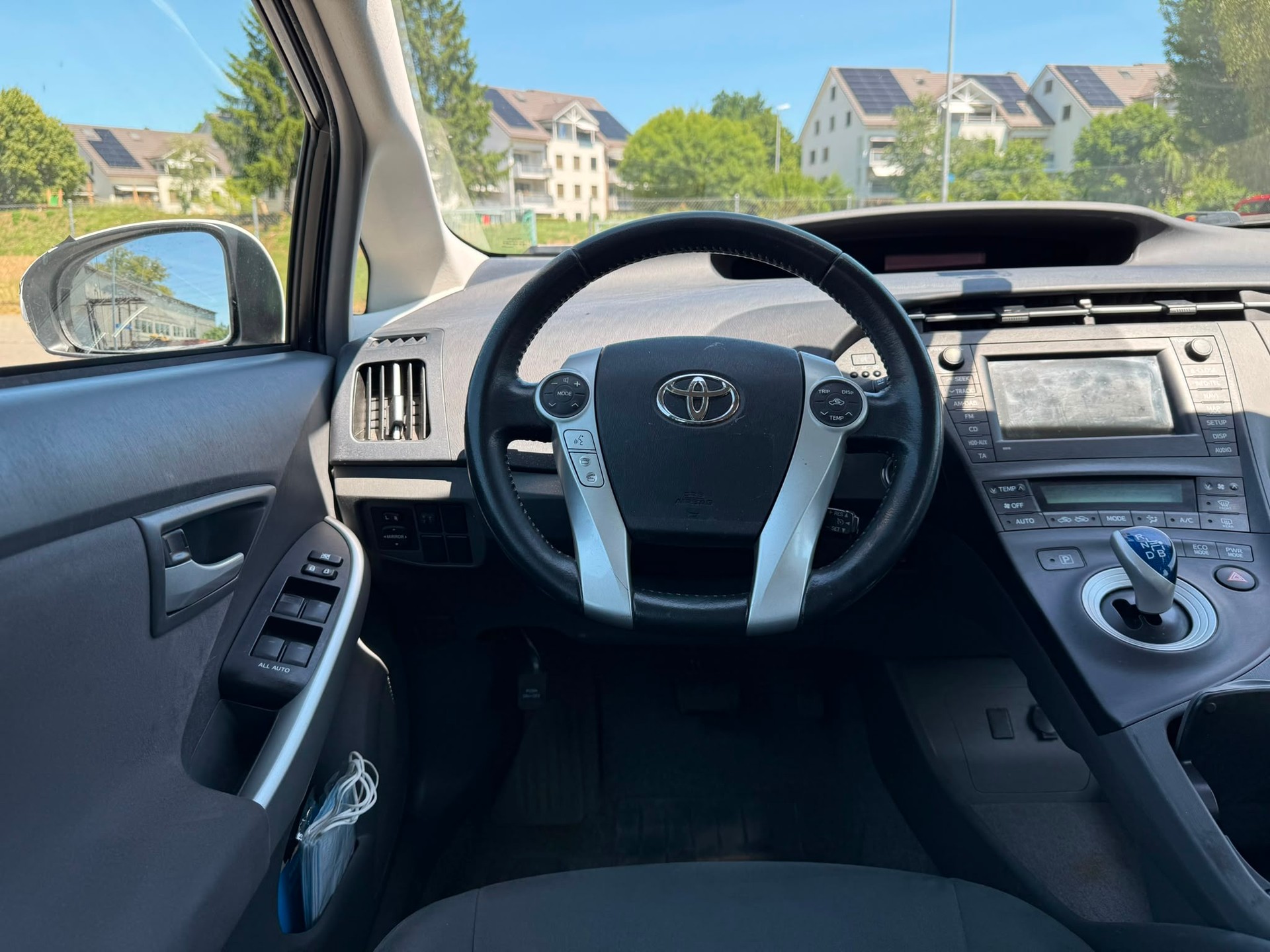 TOYOTA Prius 1.8 16V HSD-image-11