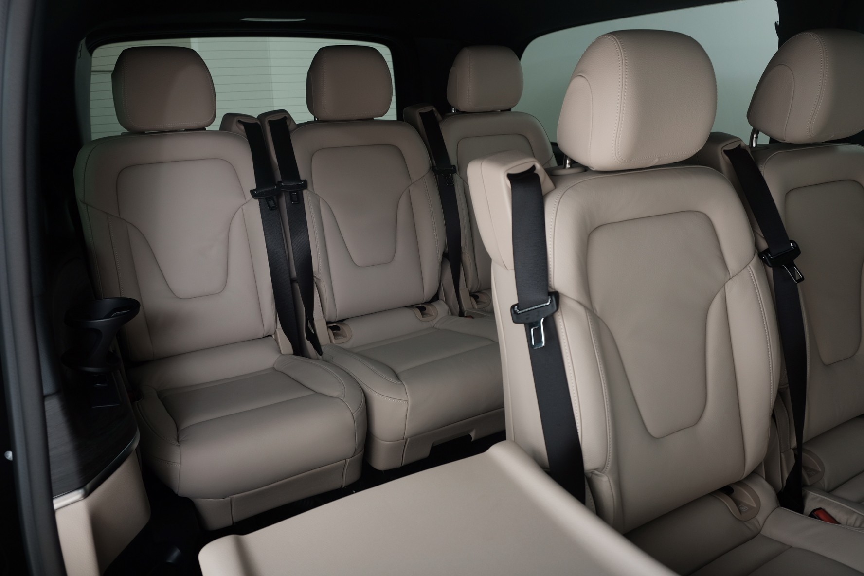 MERCEDES-BENZ V 250 d extralang 4Matic Avantgarde 9G-Tronic-image-12