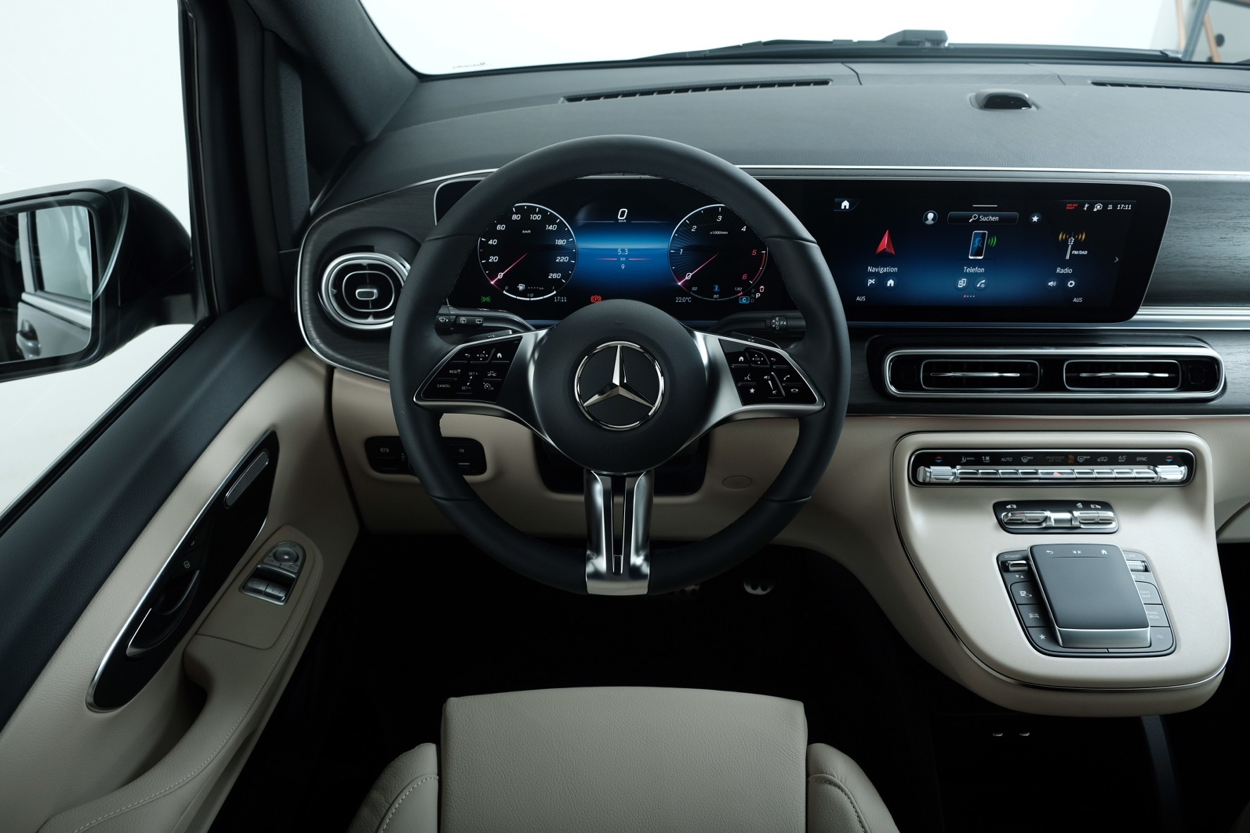 MERCEDES-BENZ V 250 d extralang 4Matic Avantgarde 9G-Tronic-image-6
