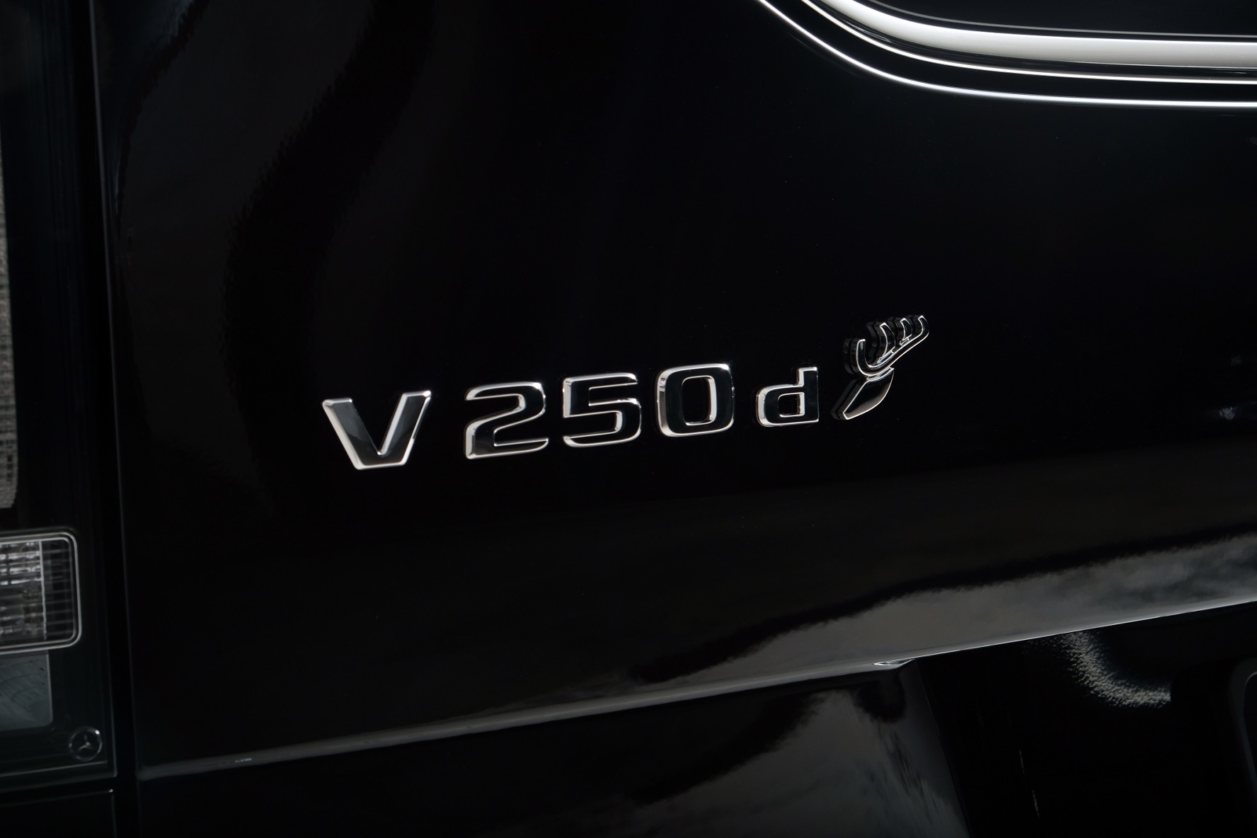 MERCEDES-BENZ V 250 d extralang 4Matic Avantgarde 9G-Tronic-image-14