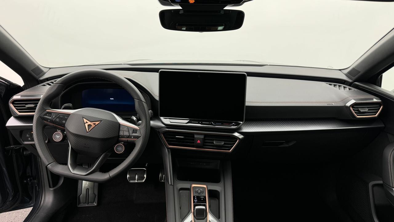 CUPRA LEON ST 1.5 e-HYBRID pHEV VZ Black Edition-image-5