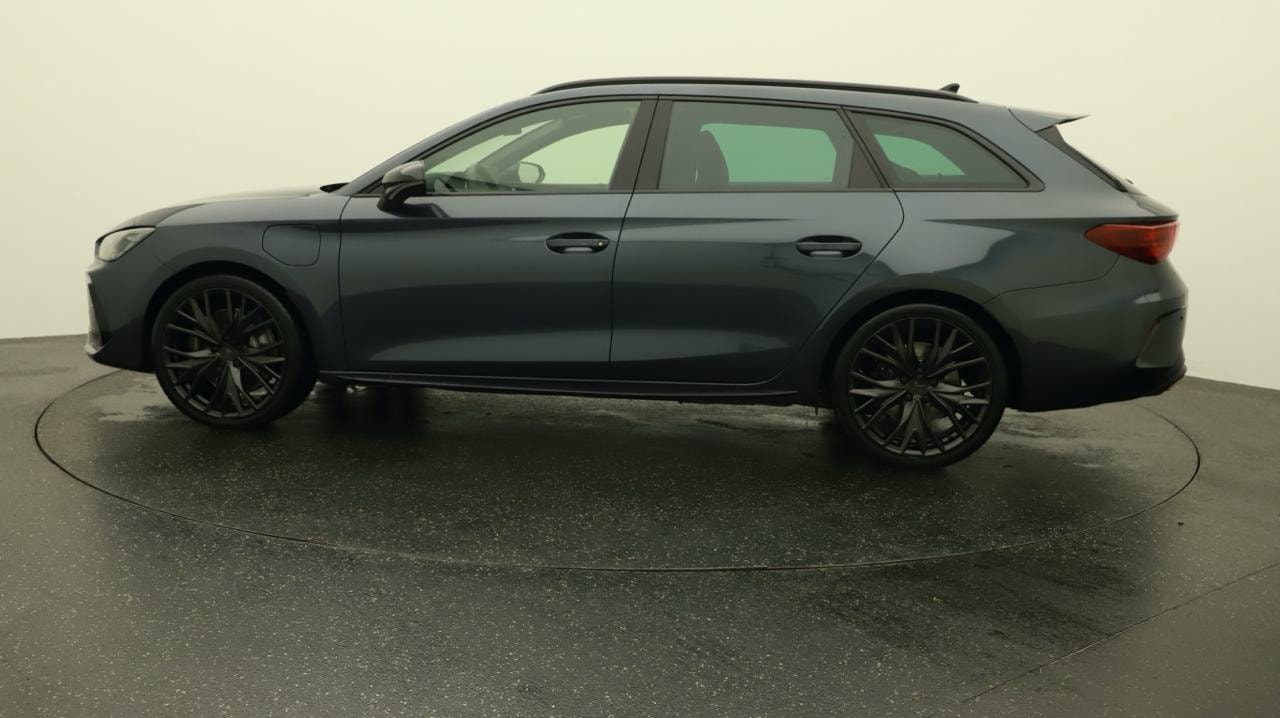 CUPRA LEON ST 1.5 e-HYBRID pHEV VZ Black Edition-showroom-element-1