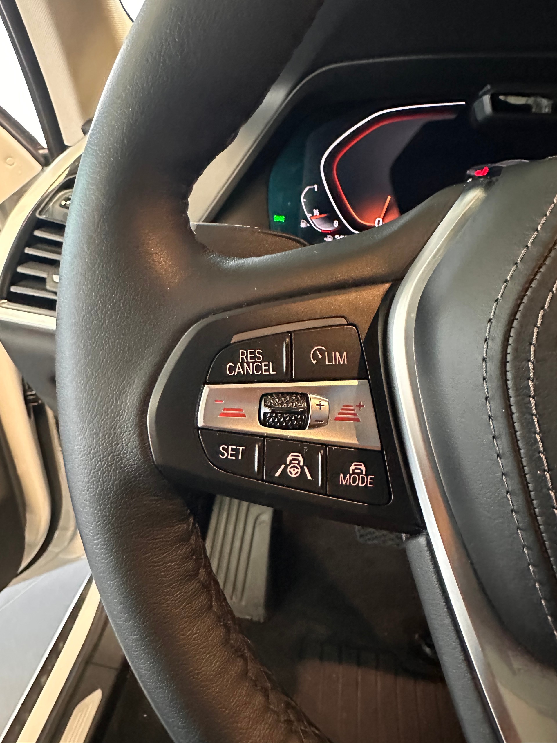 BMW X5 40i xDrive-image-15