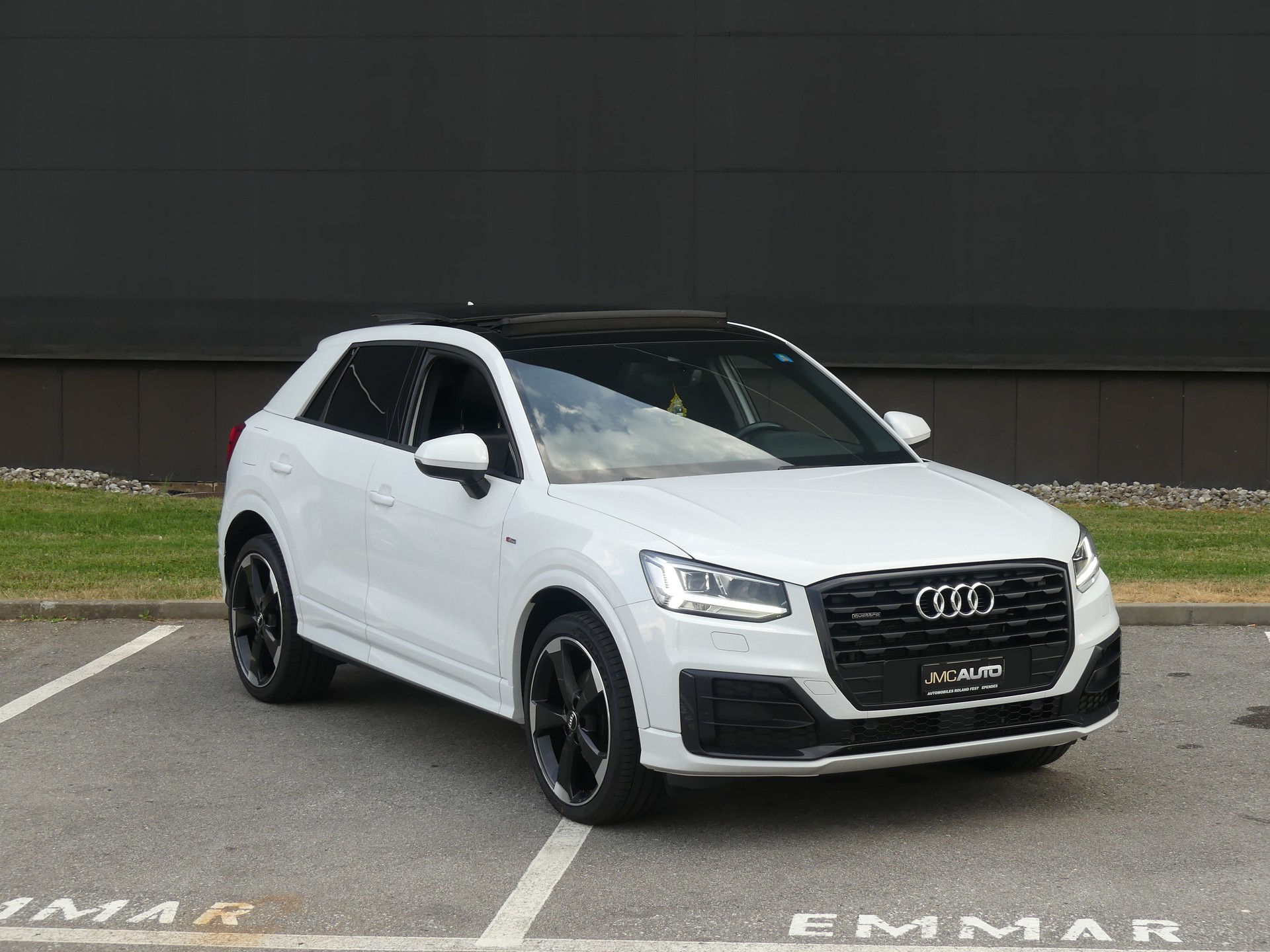 AUDI Q2 2.0 TFSI sport quattro-image-1