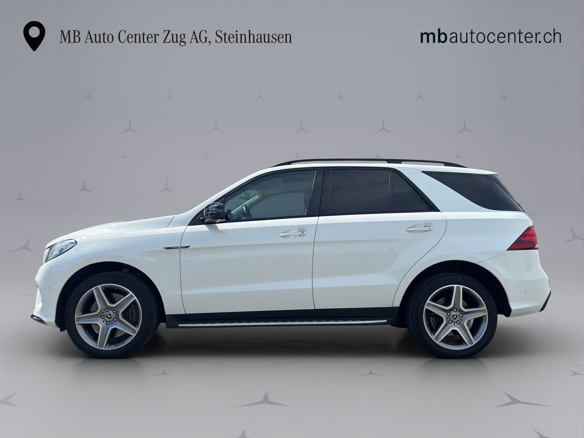 MERCEDES-BENZ GLE 400 Executive AMG Line-showroom-element-1