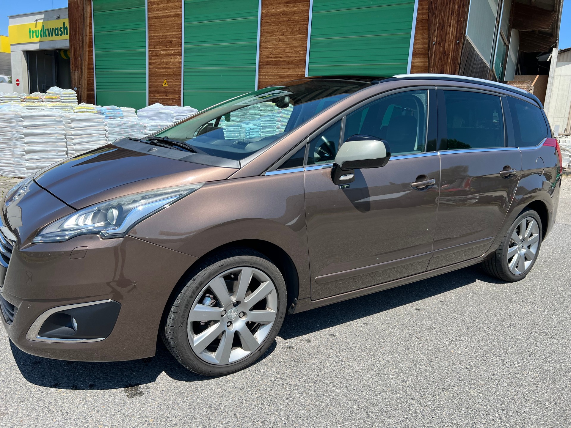 PEUGEOT 5008 1.6 16V T Active-image-2