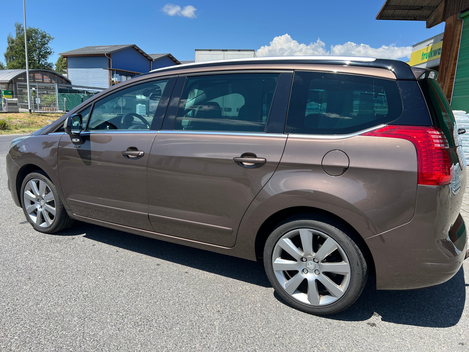 PEUGEOT 5008 1.6 16V T Active-image-3