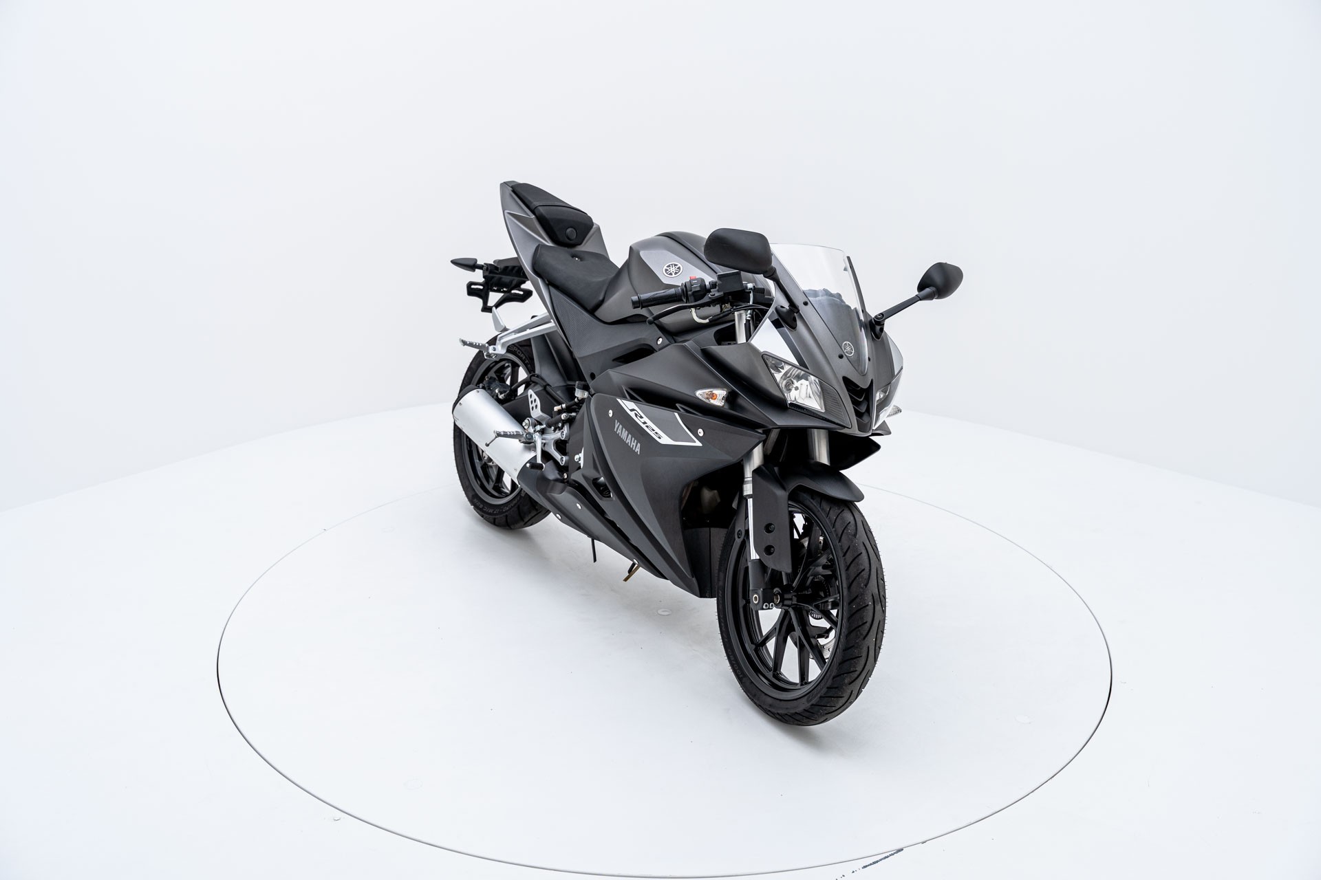 YAMAHA YZF-R 125 ABS-image-1