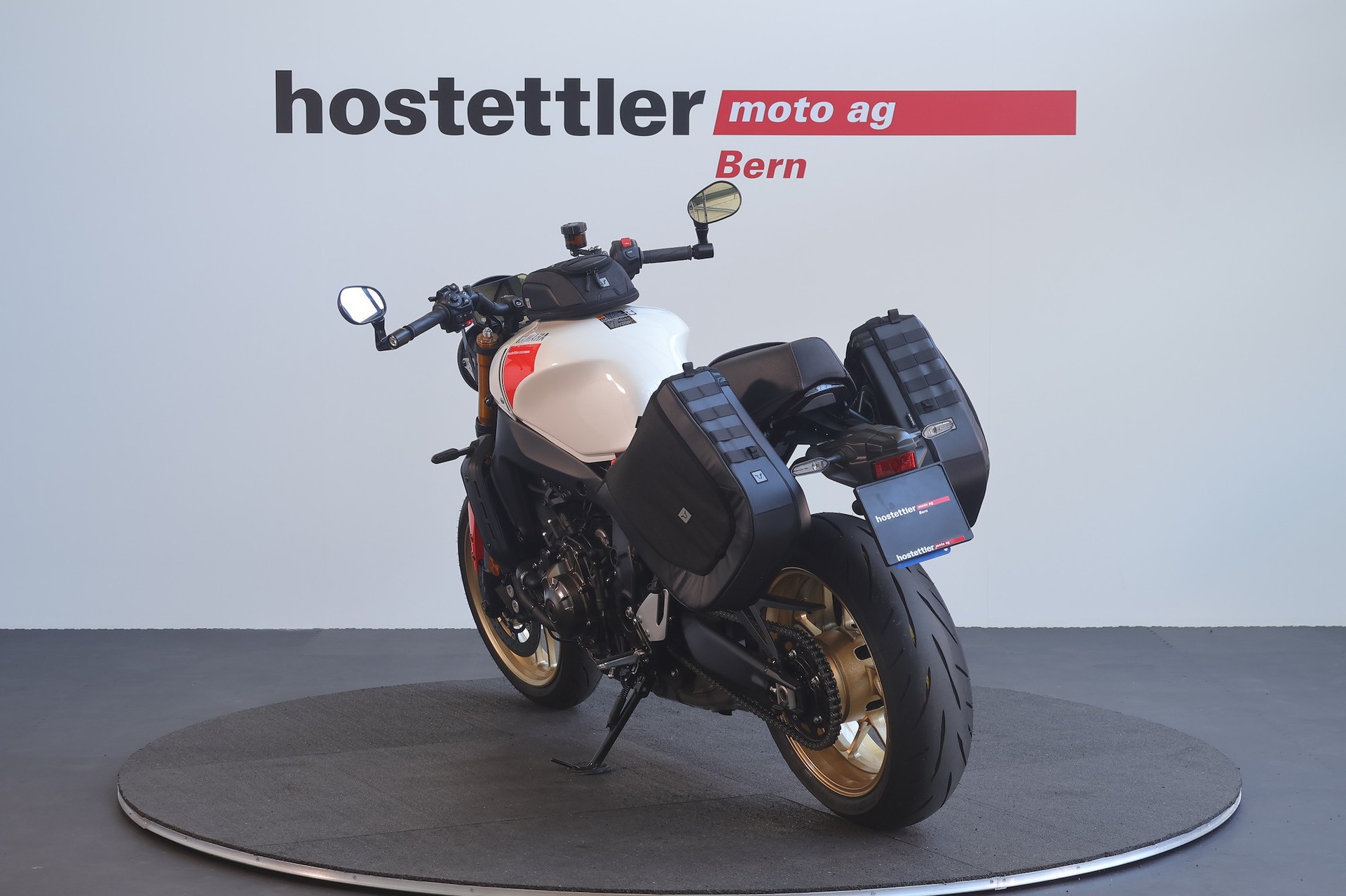 YAMAHA XSR 900-image-3