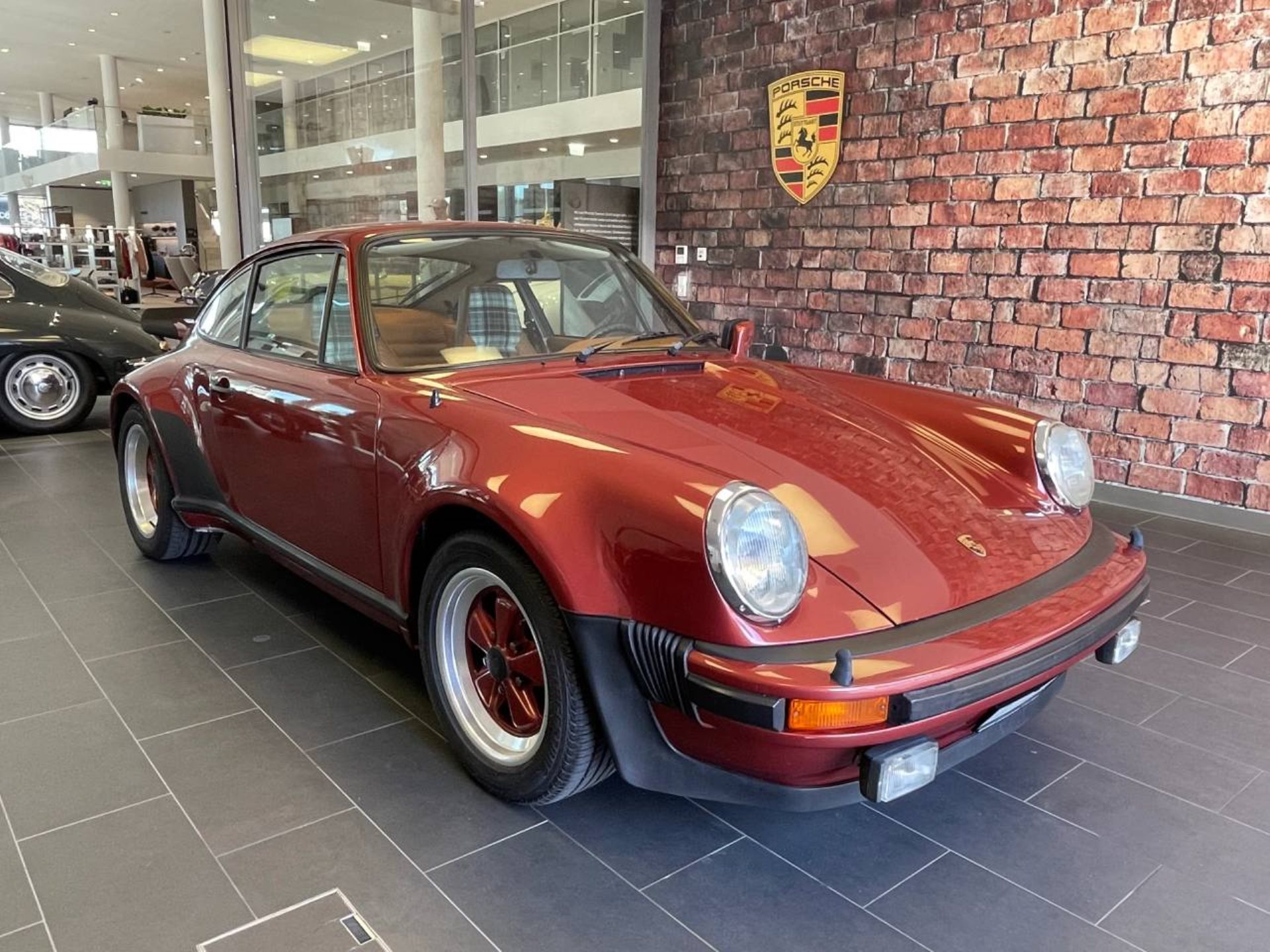 PORSCHE 911 Turbo 3.0 Coupé-showroom-element-3