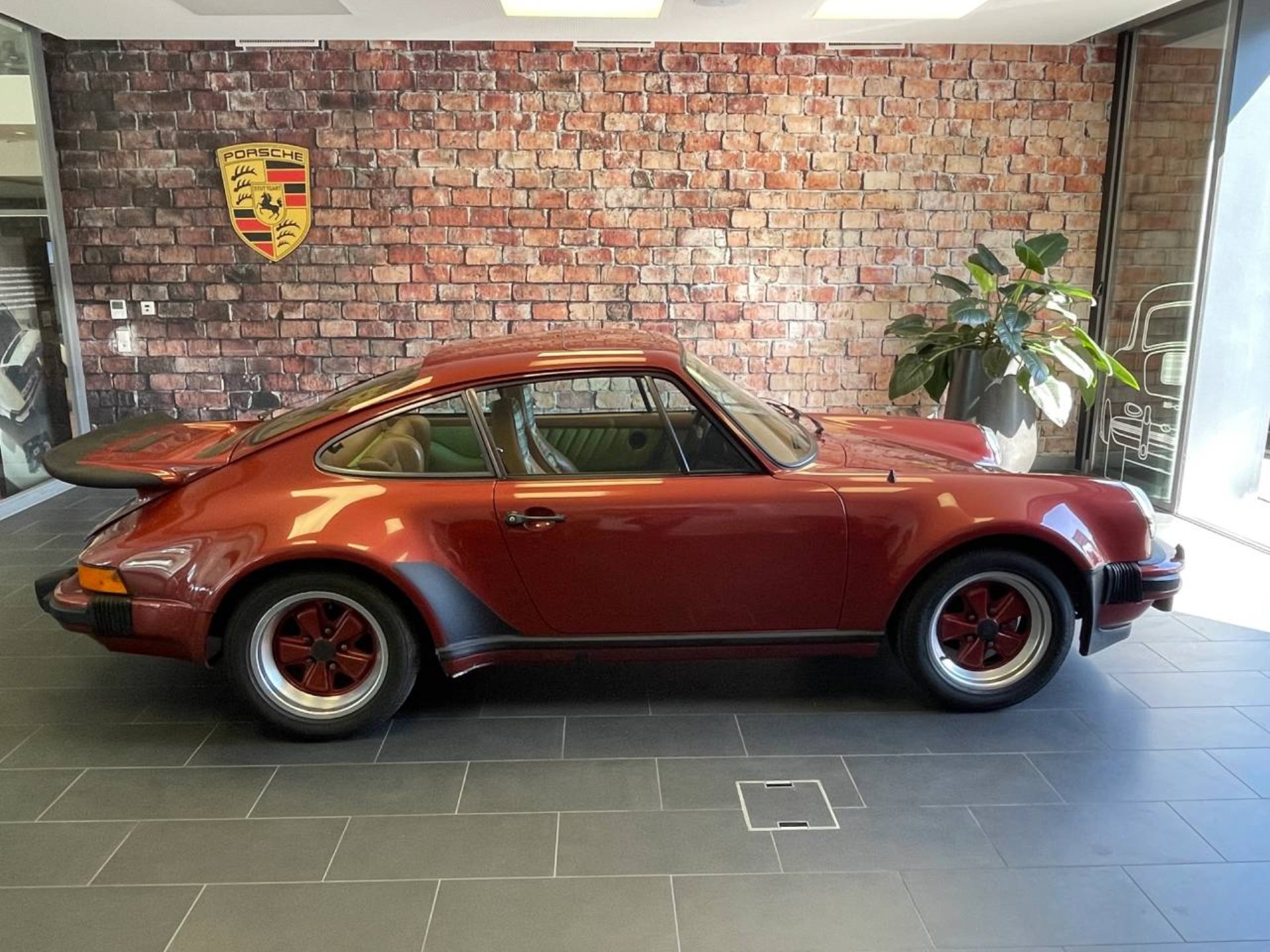 PORSCHE 911 Turbo 3.0 Coupé-image-9