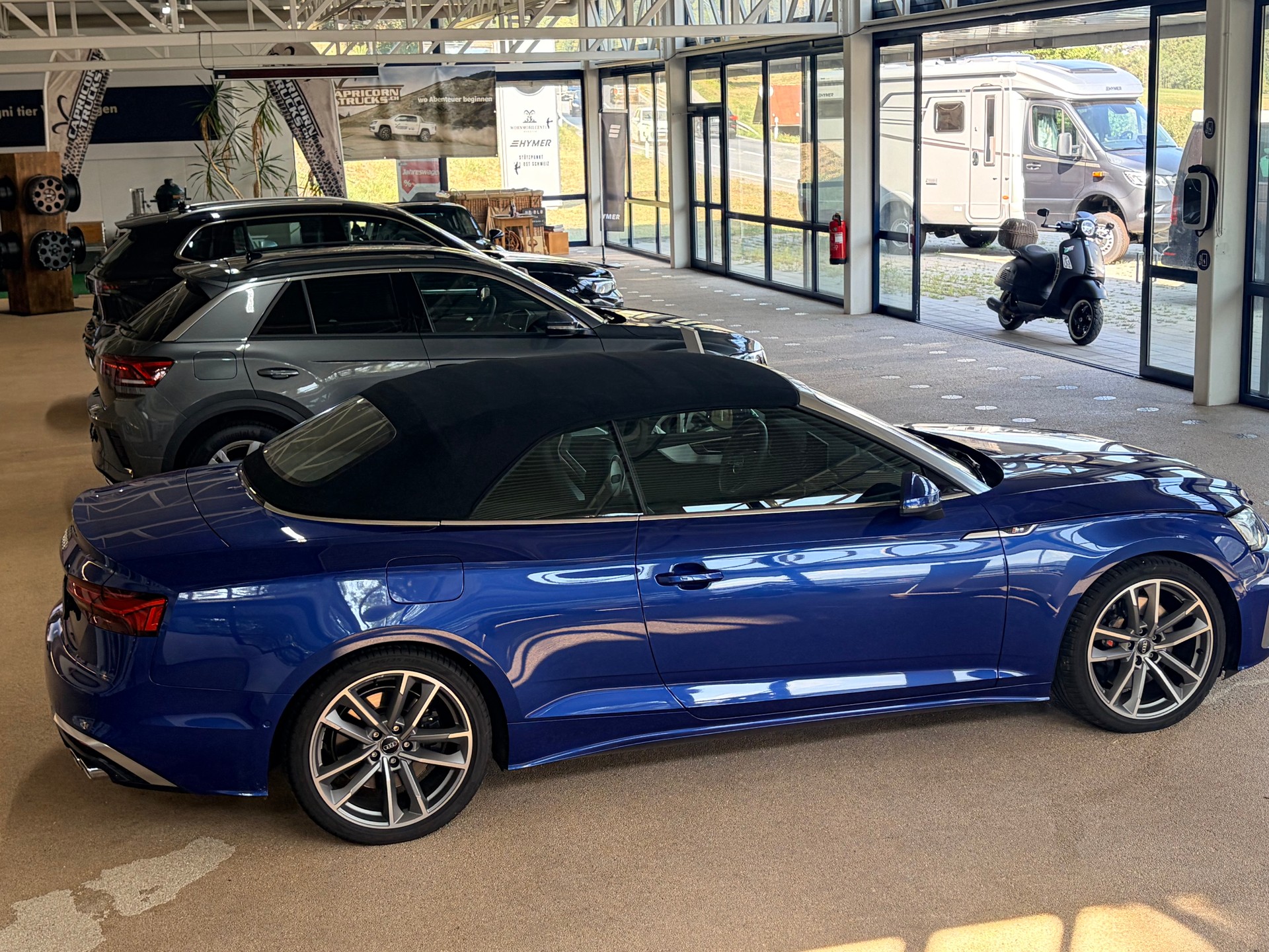 AUDI S5 Cabriolet 3.0 V6 TFSI quattro T-Tronic-showroom-element-3