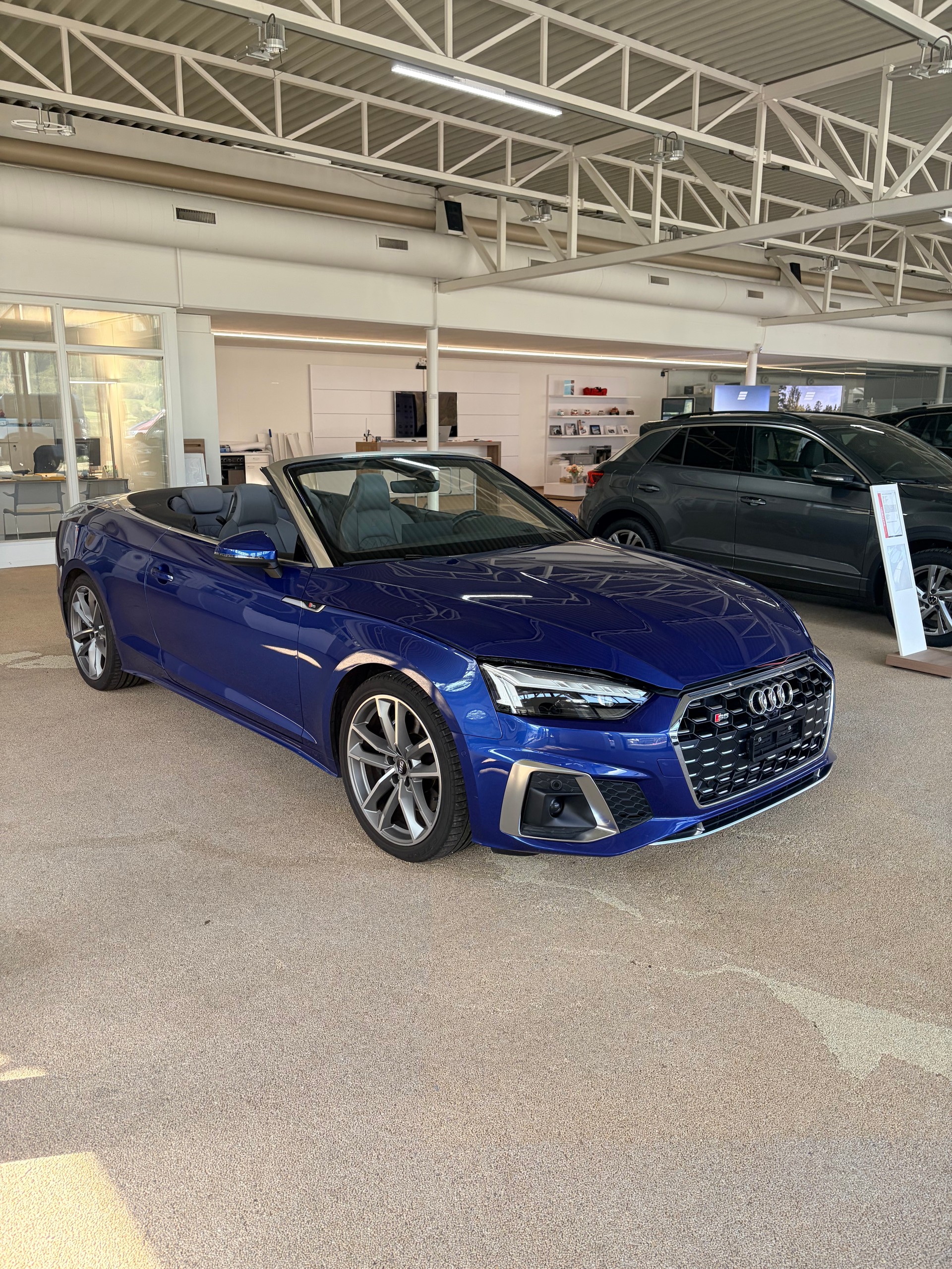 AUDI S5 Cabriolet 3.0 V6 TFSI quattro T-Tronic-showroom-element-2
