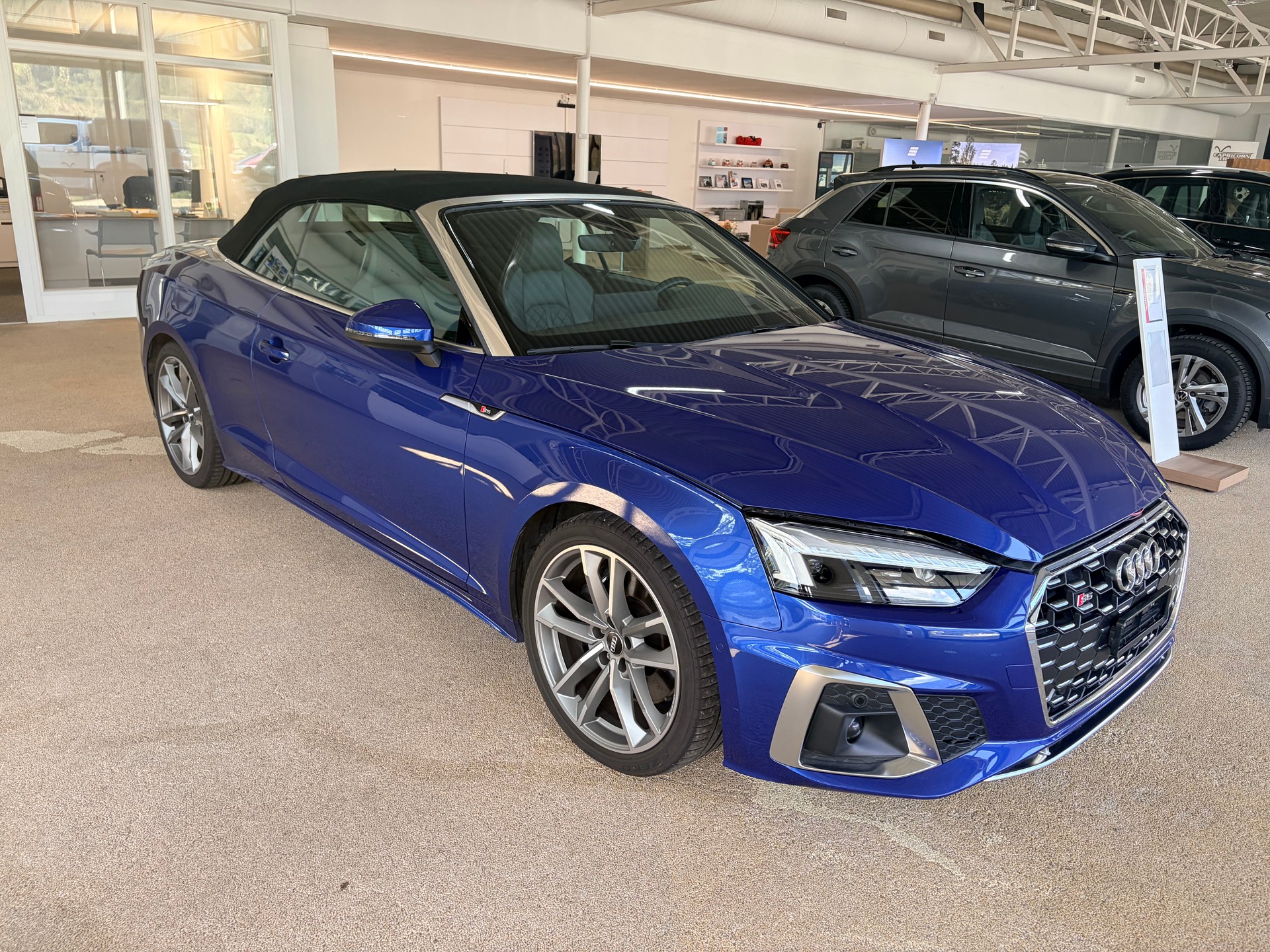 AUDI S5 Cabriolet 3.0 V6 TFSI quattro T-Tronic-showroom-element-1