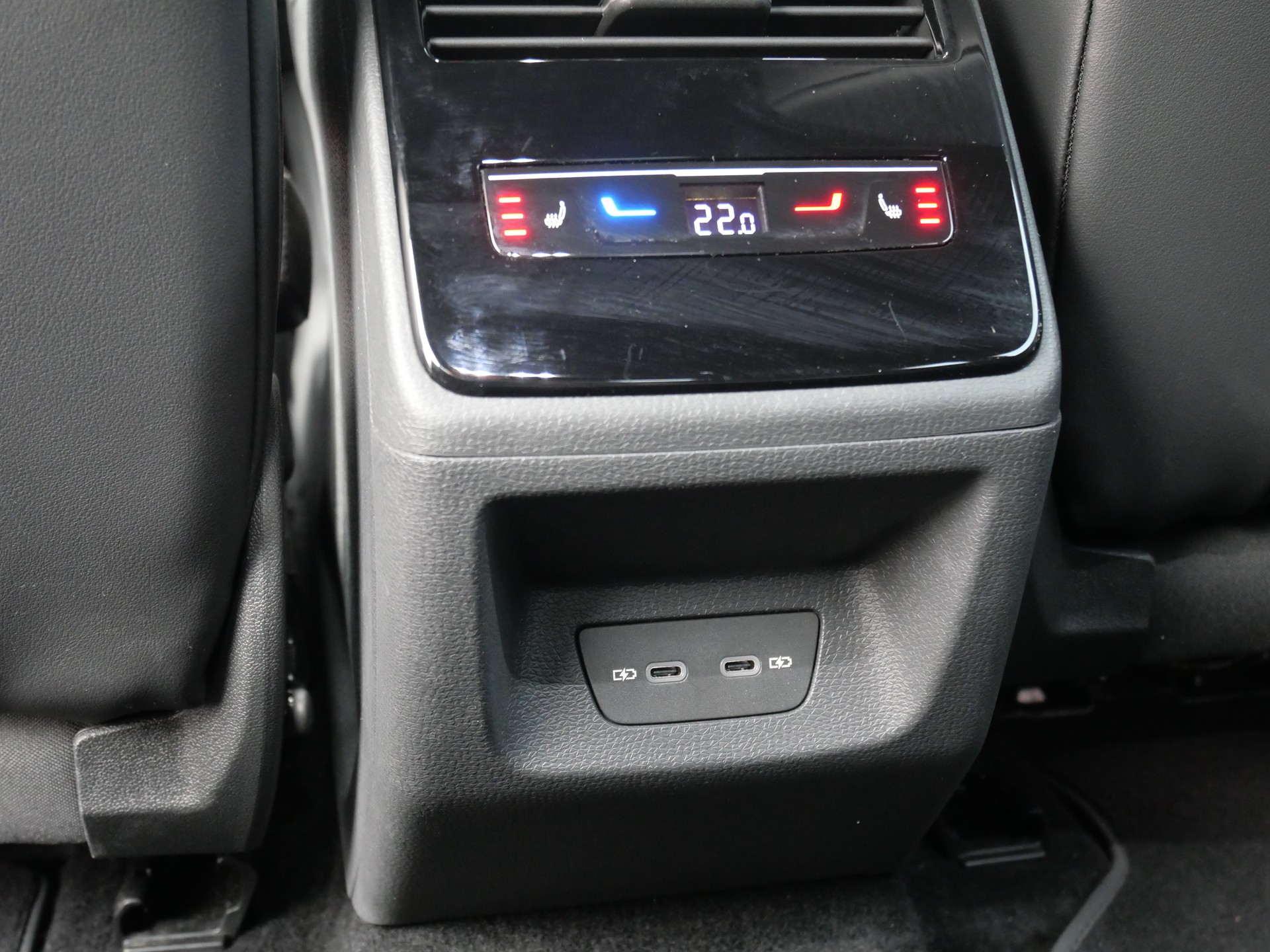 VW ID.7 GTX 86kWh GTX United 4 Motion *CH-Auto, AHK, 8 Reifen*-image-12