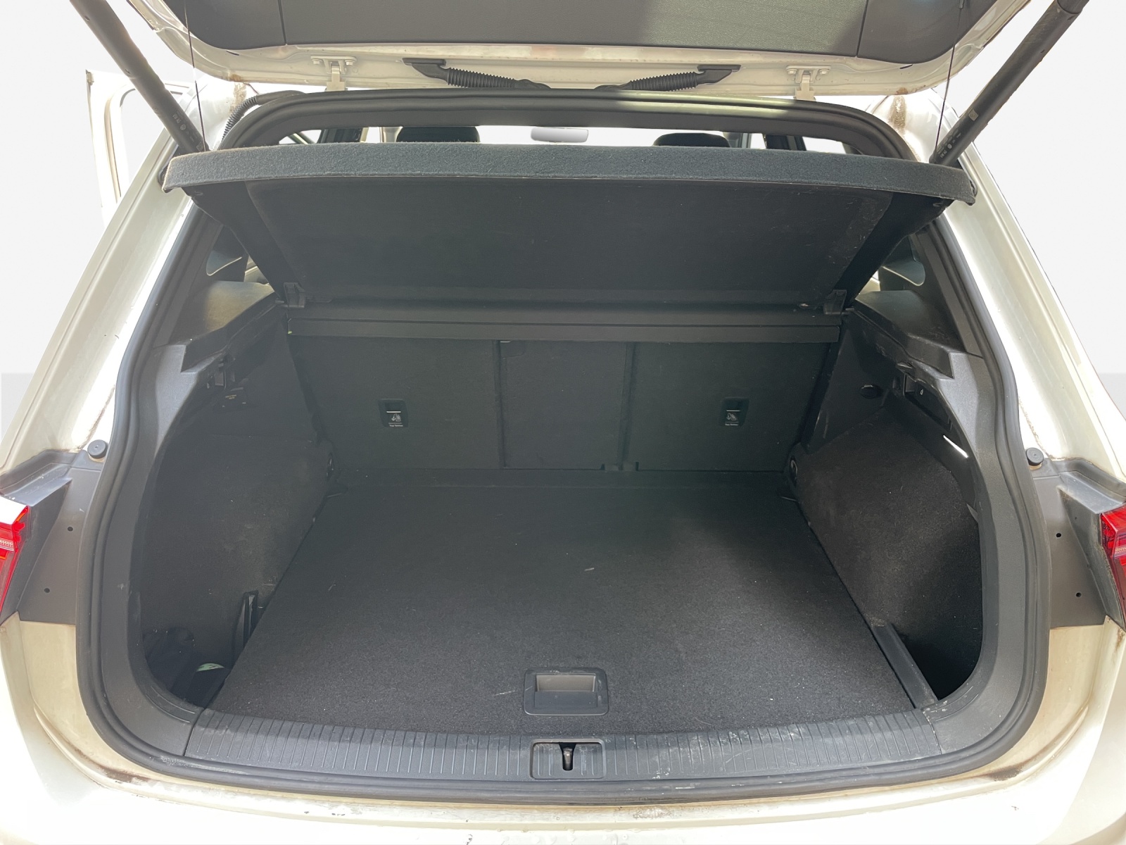 VW Tiguan 2.0TSI R-Line 4Motion DSG-image-12