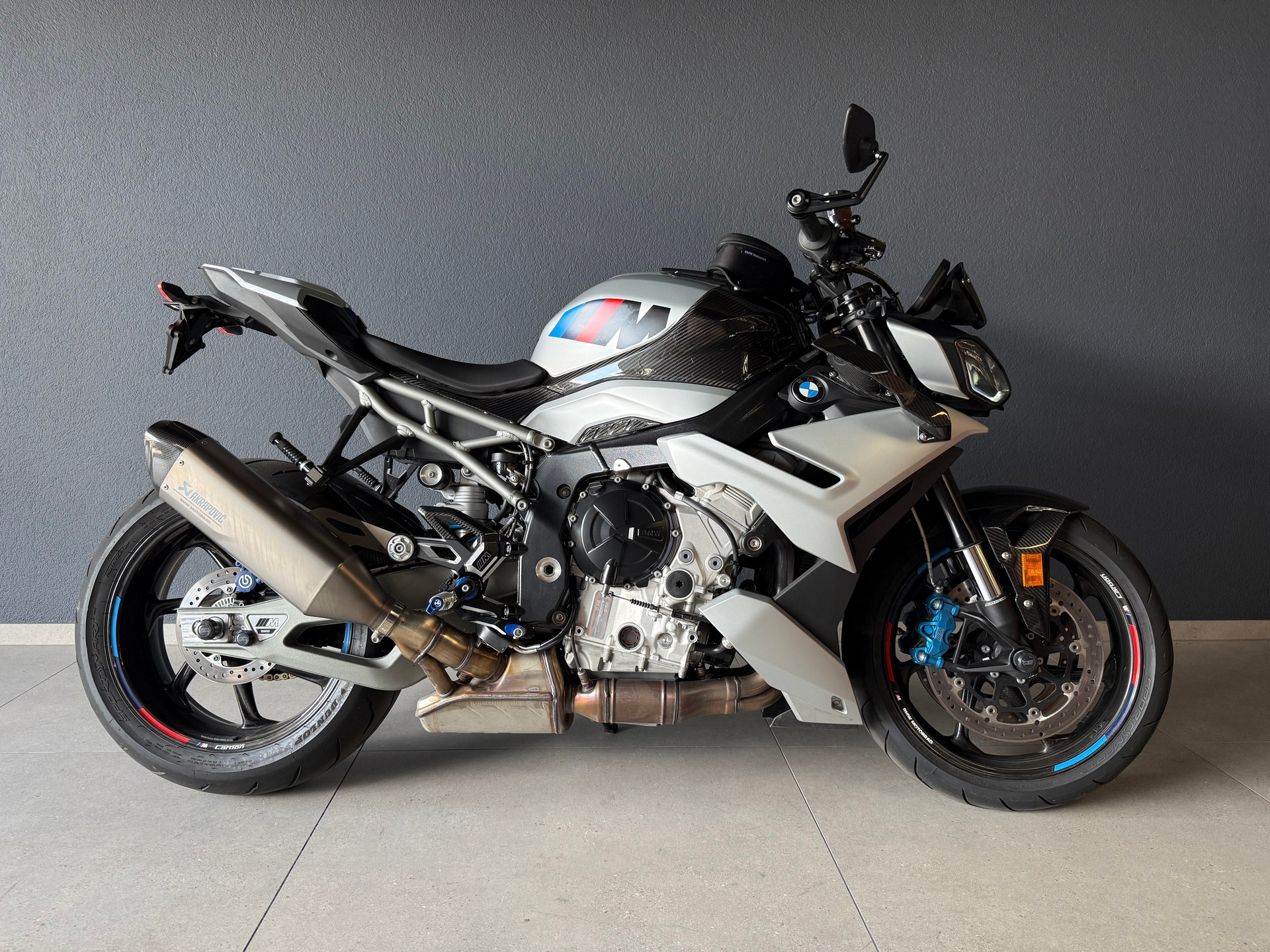BMW M 1000 R-image-5