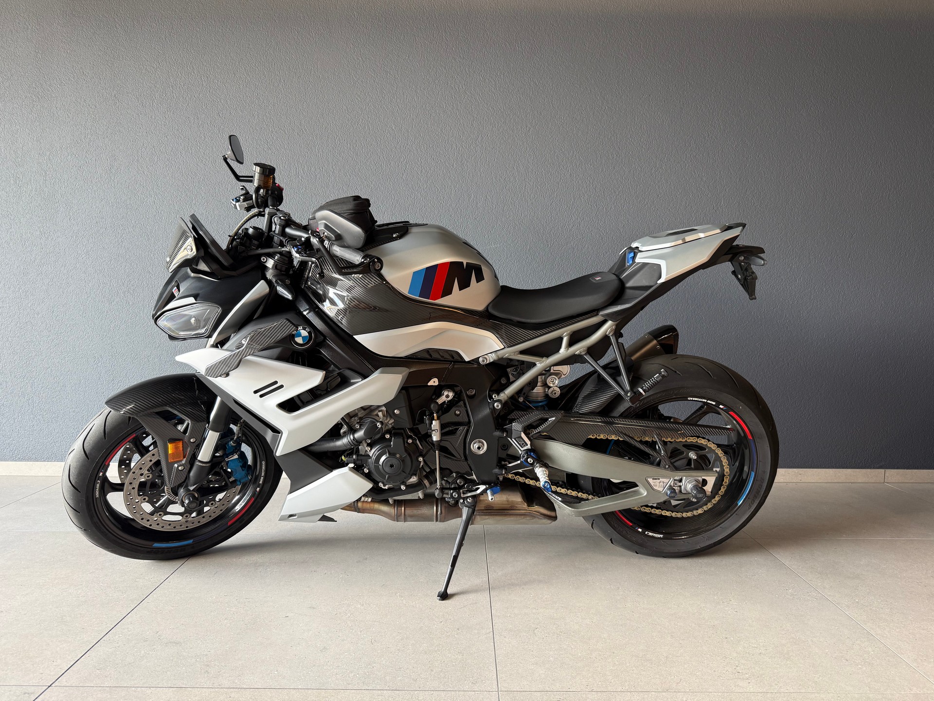 BMW M 1000 R-image-0