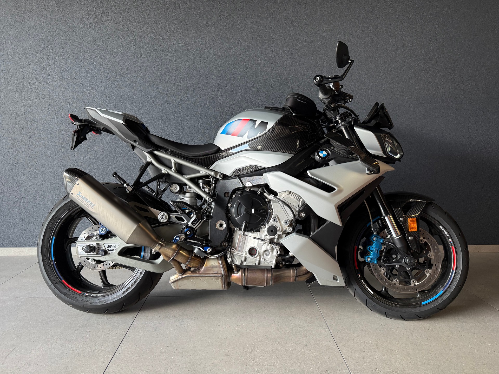 BMW M 1000 R-image-6