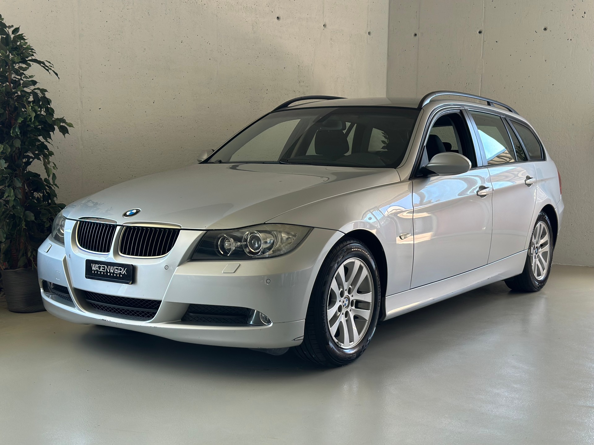 BMW 320i Touring Access