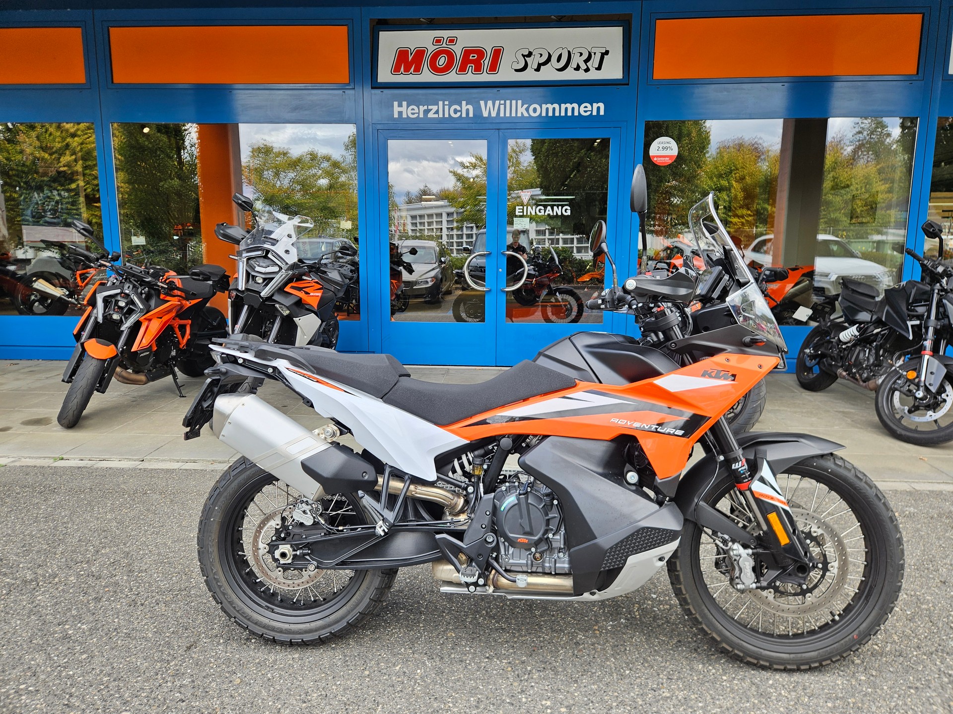 KTM 890 Adventure-image-0