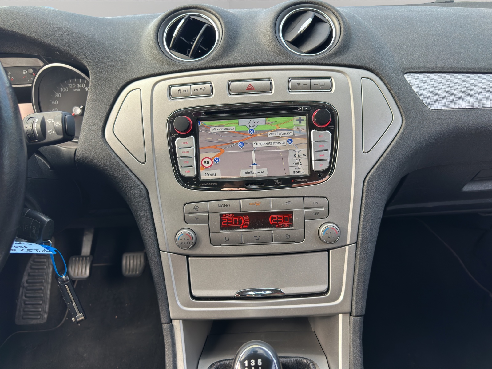 FORD Mondeo 2.5i 20V Titanium-image-14