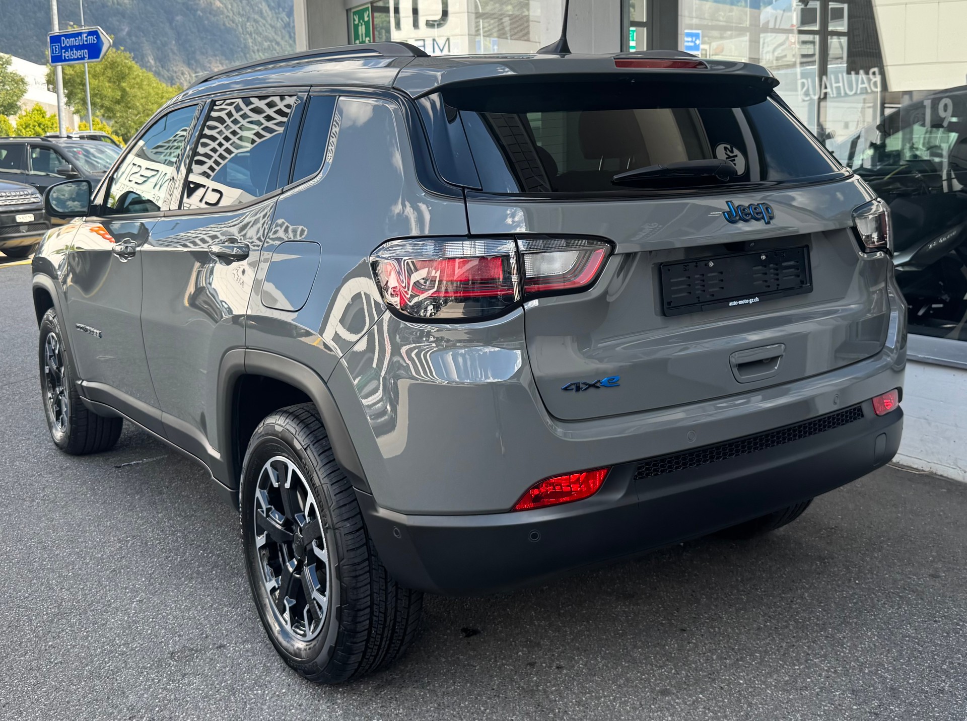 JEEP Compass 1.3 T PHEV Outdoor AWD-showroom-element-3