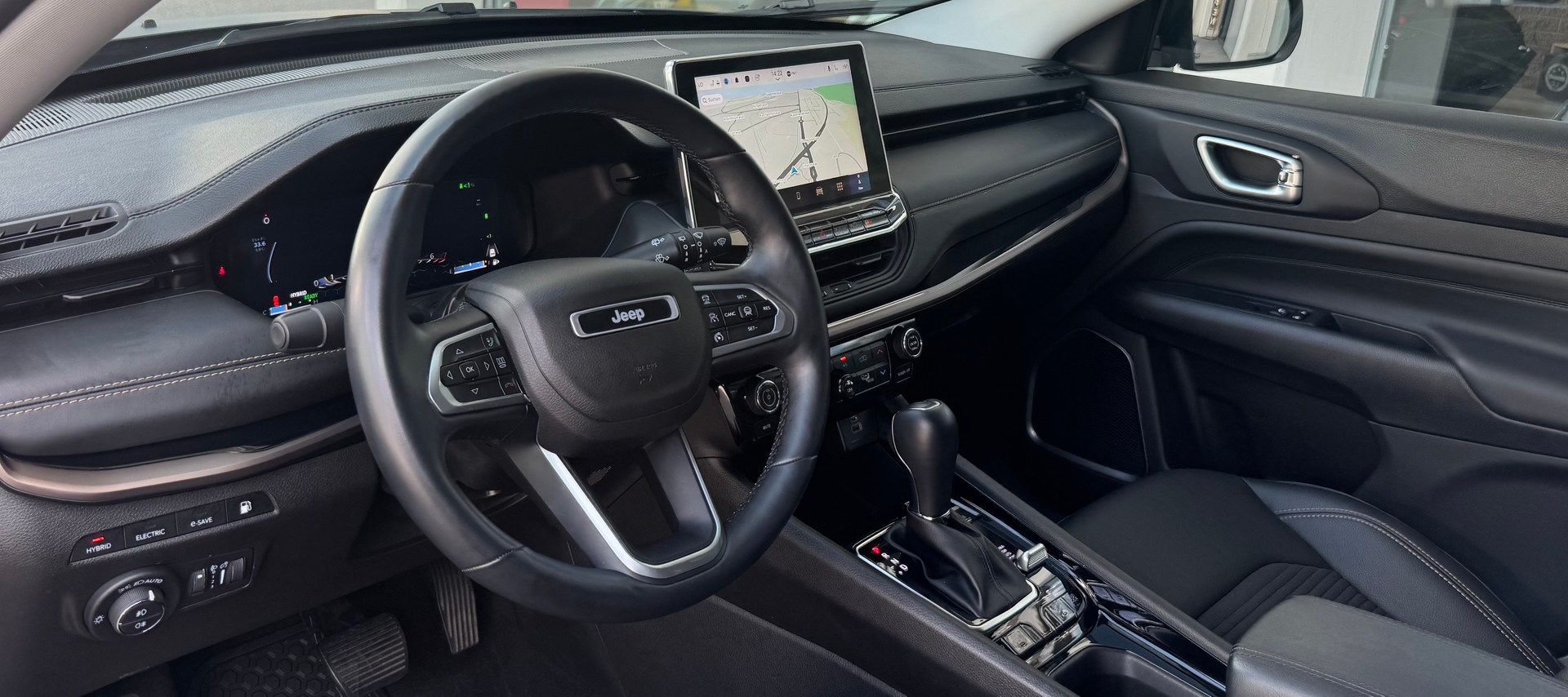 JEEP Compass 1.3 T PHEV Outdoor AWD-image-6