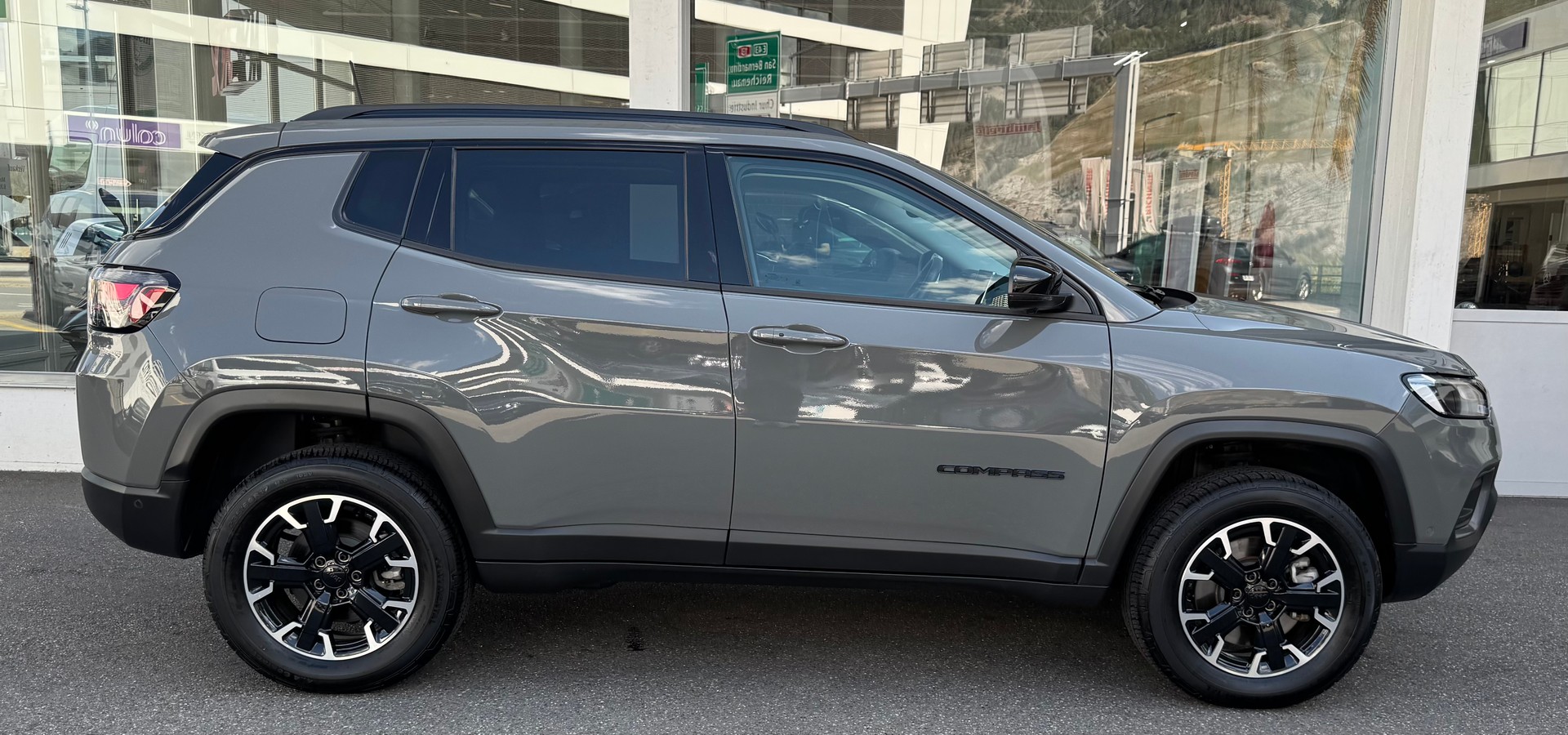 JEEP Compass 1.3 T PHEV Outdoor AWD-showroom-element-1