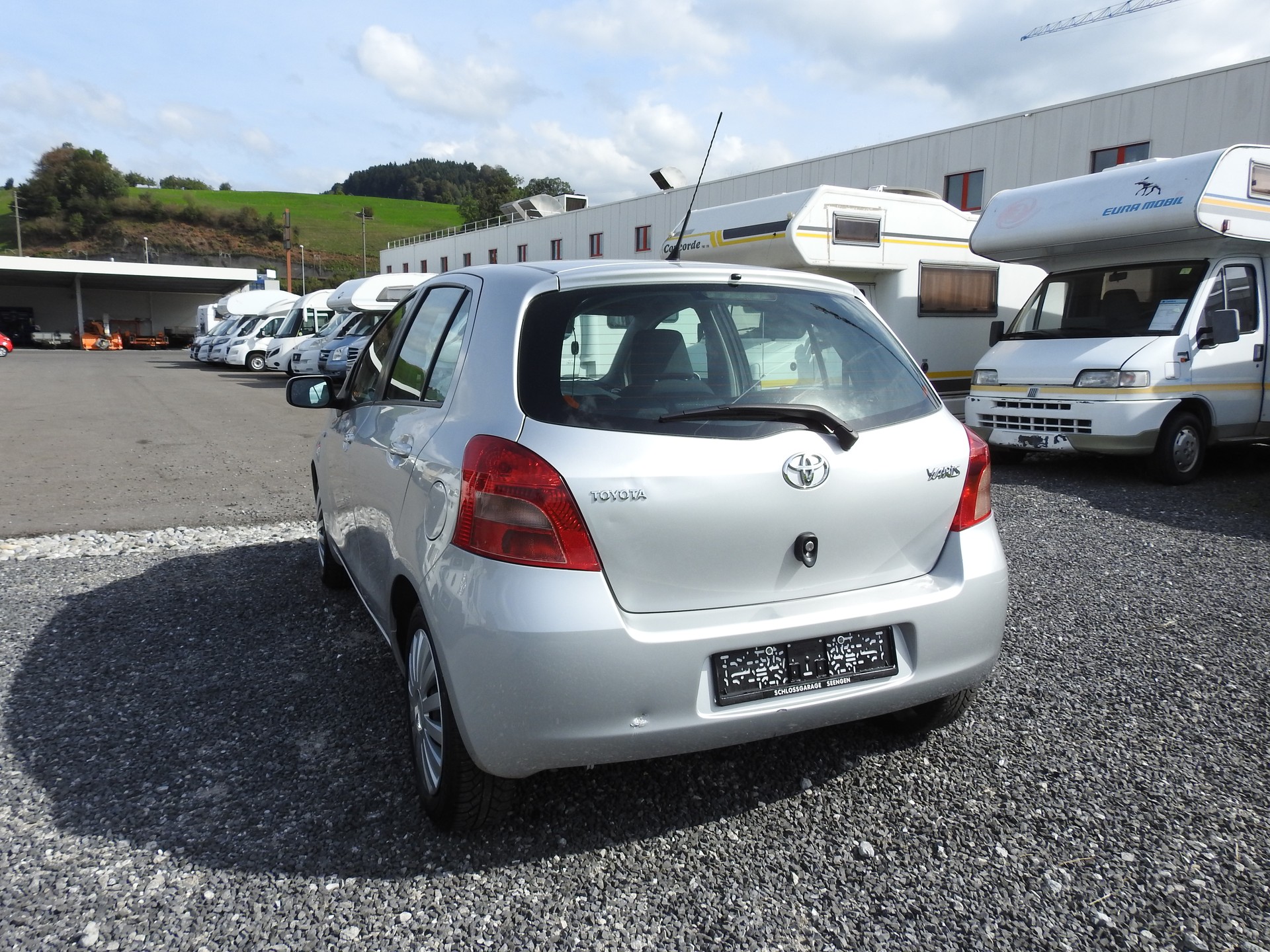 TOYOTA Yaris 1.3 Linea Luna-showroom-element-3