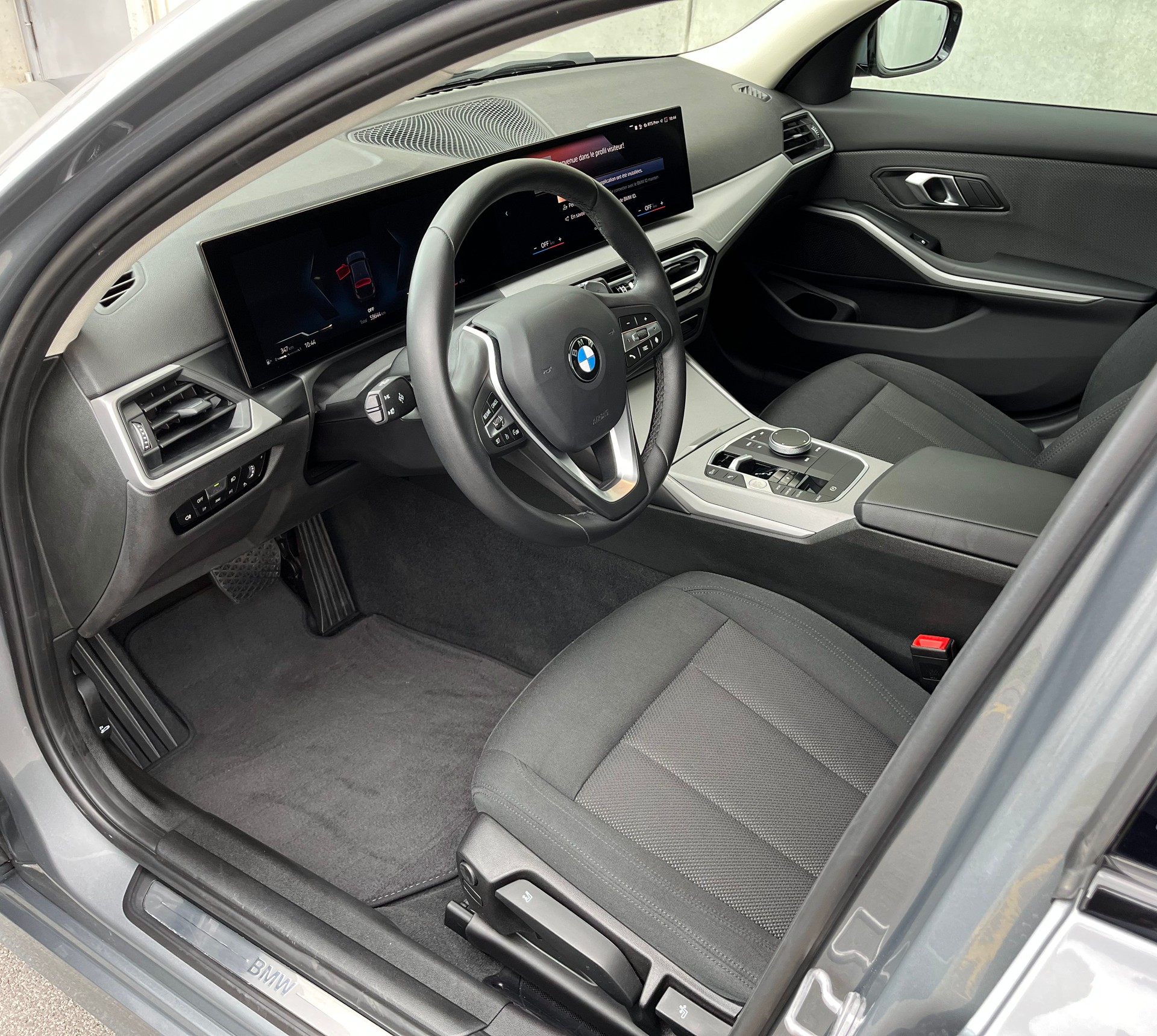 BMW 320d xDrive-image-6