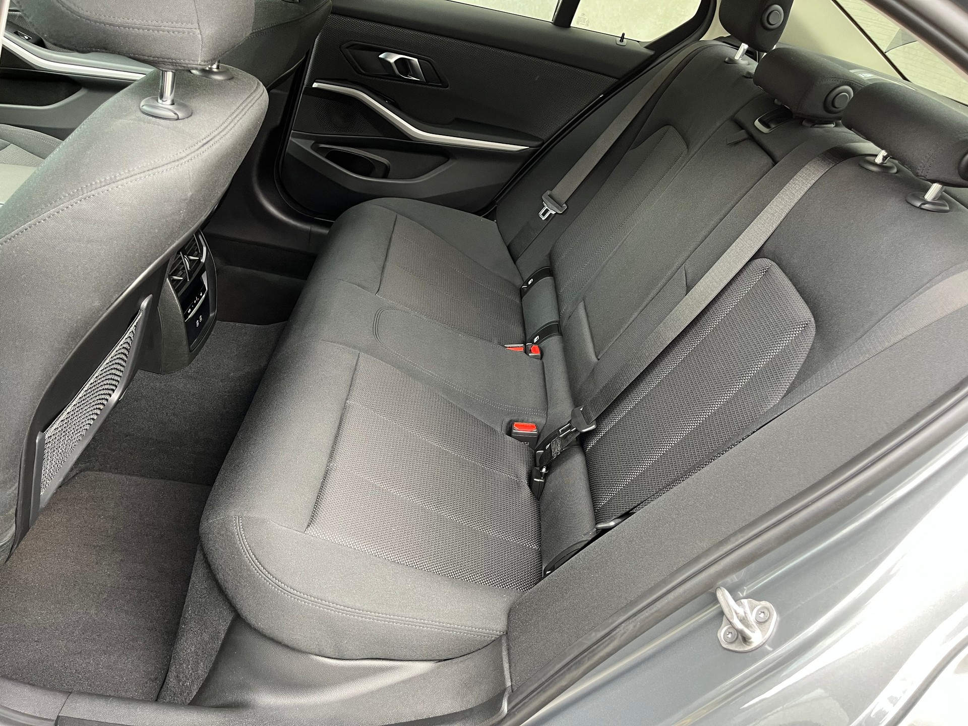 BMW 320d xDrive-image-7