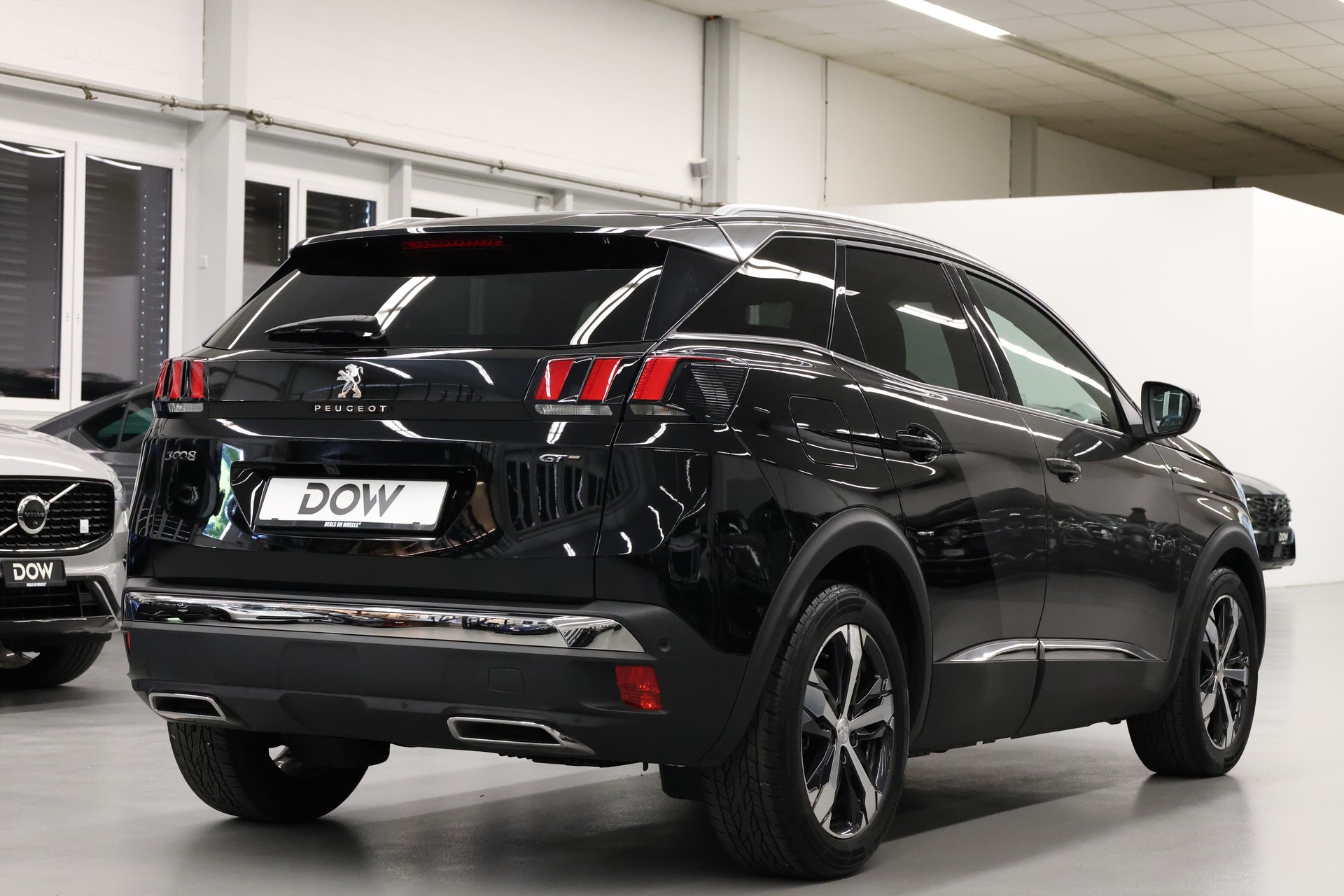 PEUGEOT 3008 2.0 BlueHDi 180 GT-image-8