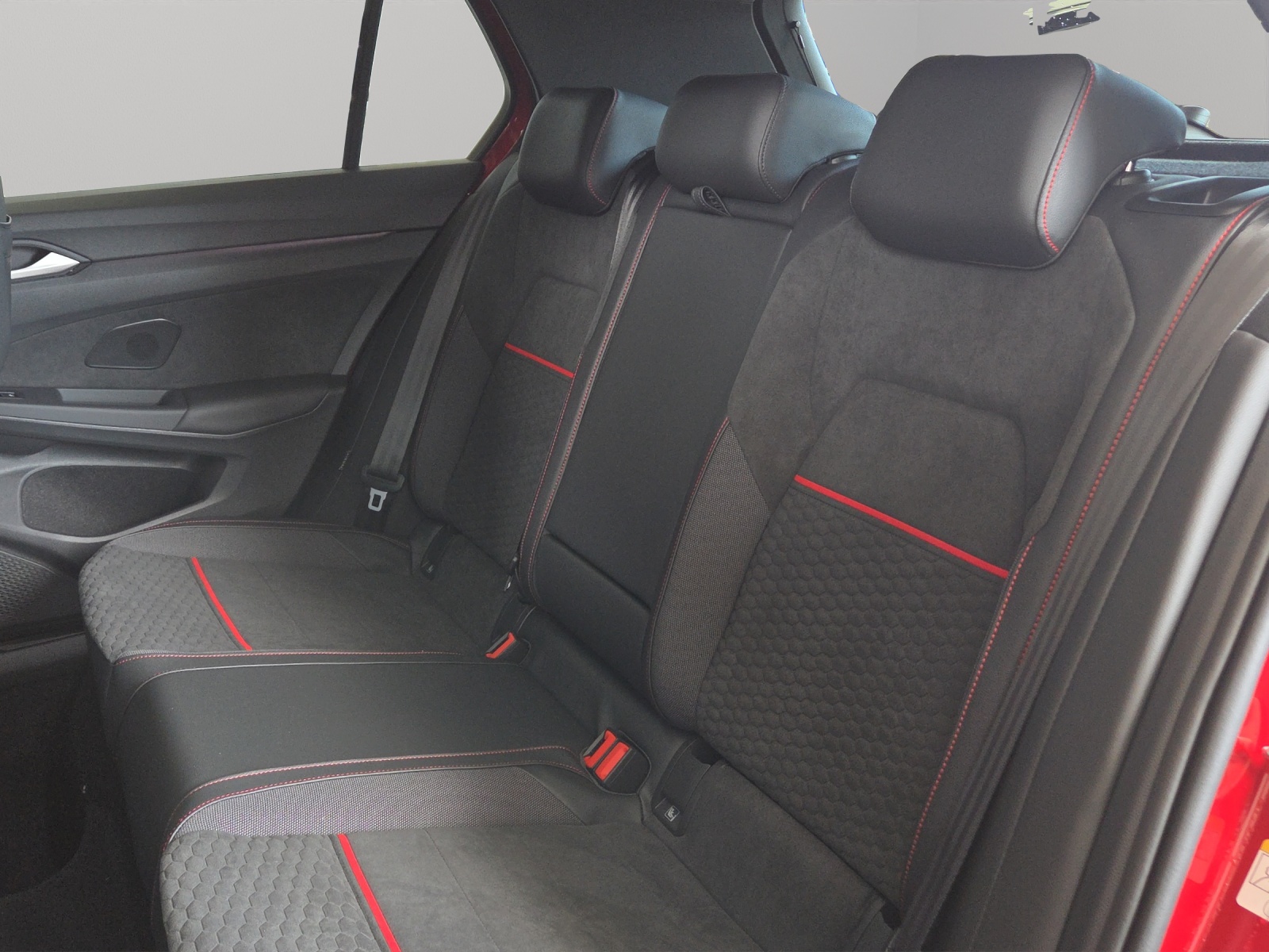 VW Golf 2.0 TSI GTI Clubsport DSG-image-8