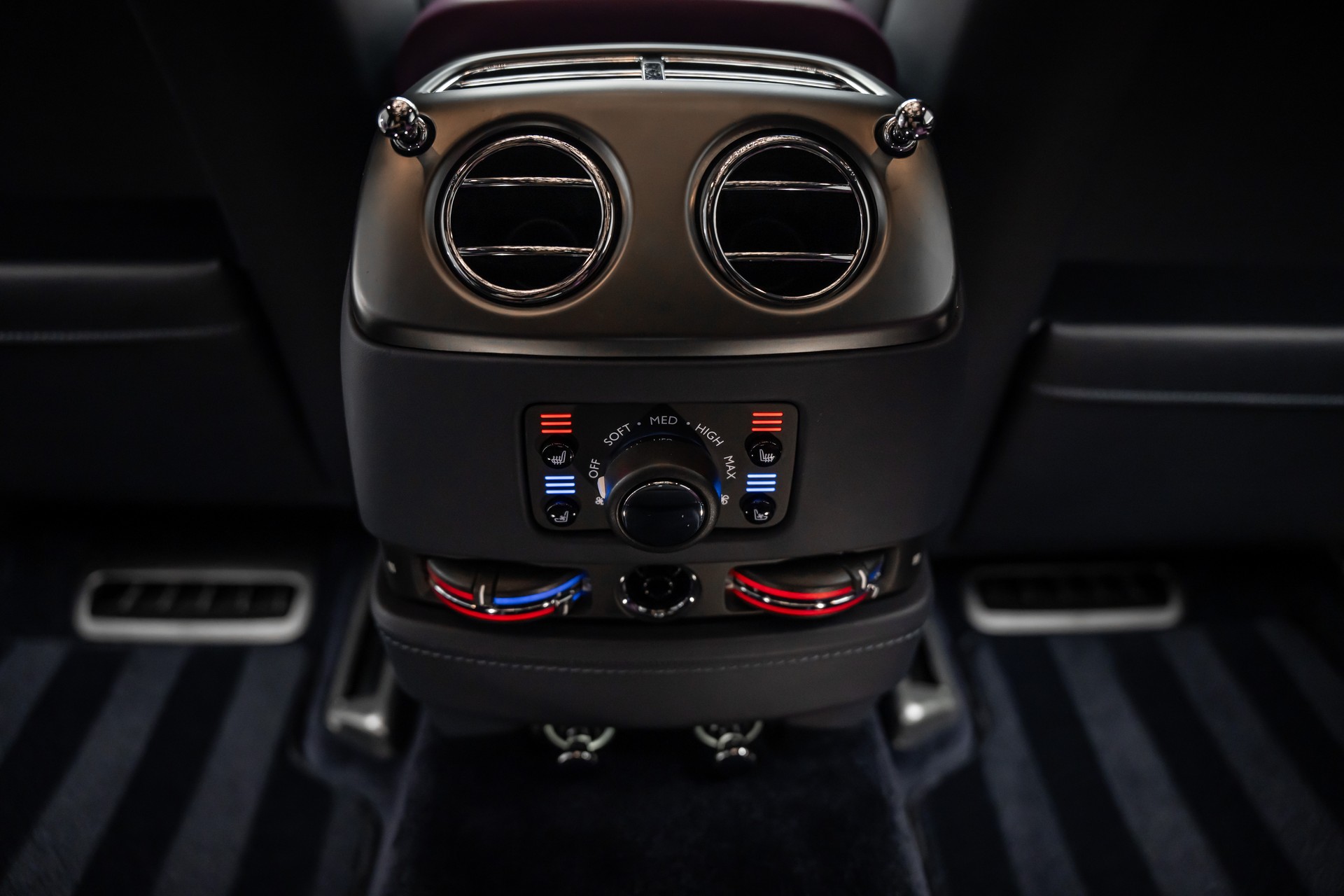 ROLLS-ROYCE * GHOST BLACK BADGE * BESPOKE TAILORED PURPLE INTERIEUR * EINMALIG IN EUROPA *-image-22